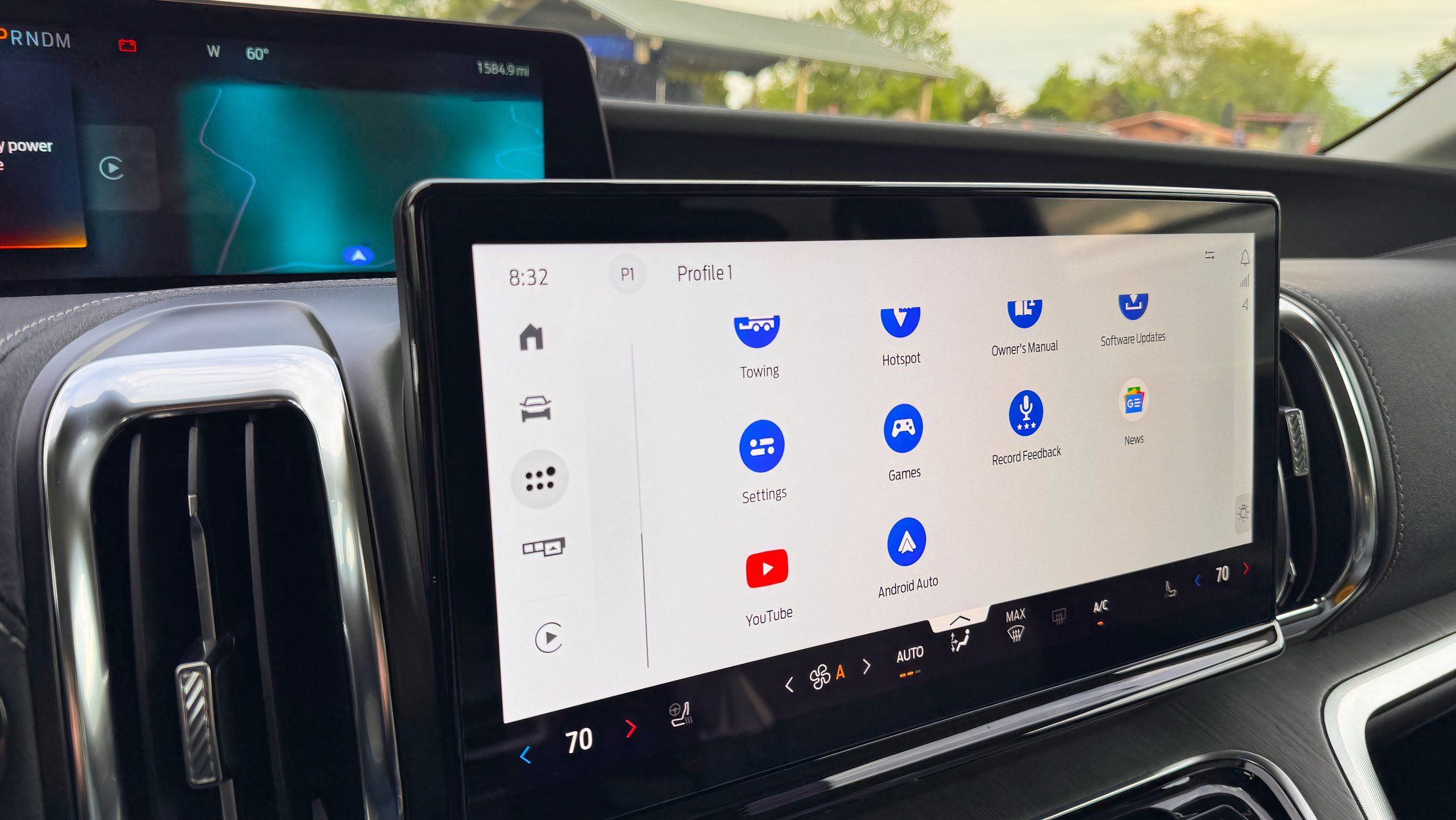 2025 Ford Expedition Tablet Screen