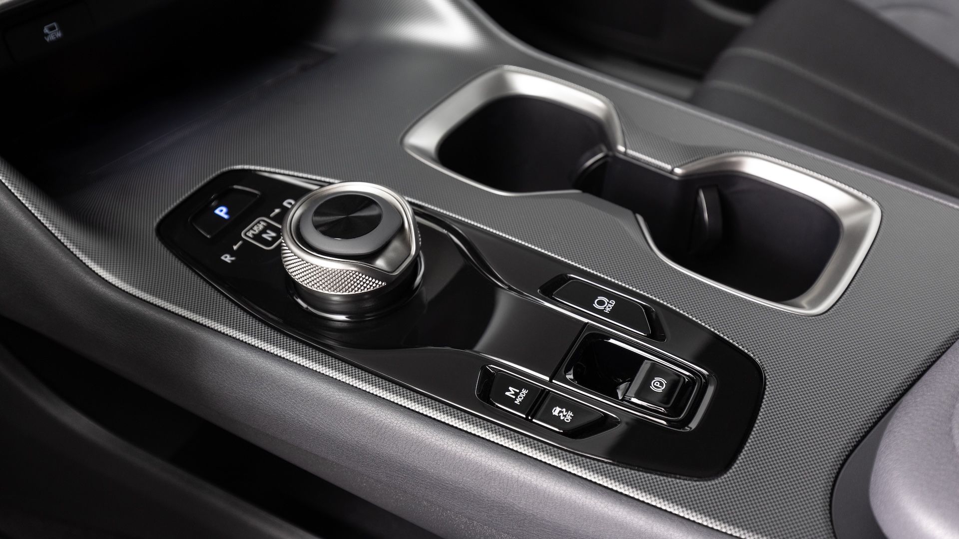 2026_Lexus_RZ_550e_015