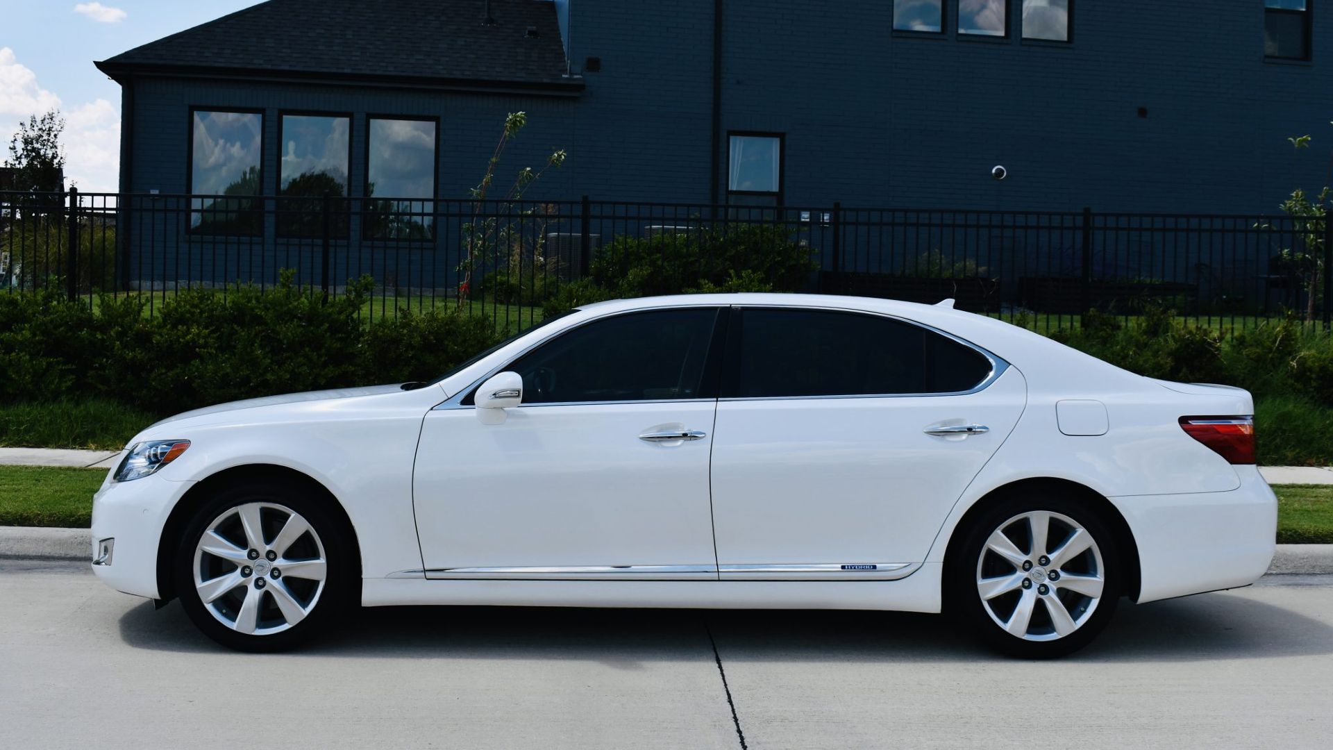 Lexus LS ホワイトモデル Amazon | LEXUS特注 1/18 レクサス LS 500h (ホワイト) 2018