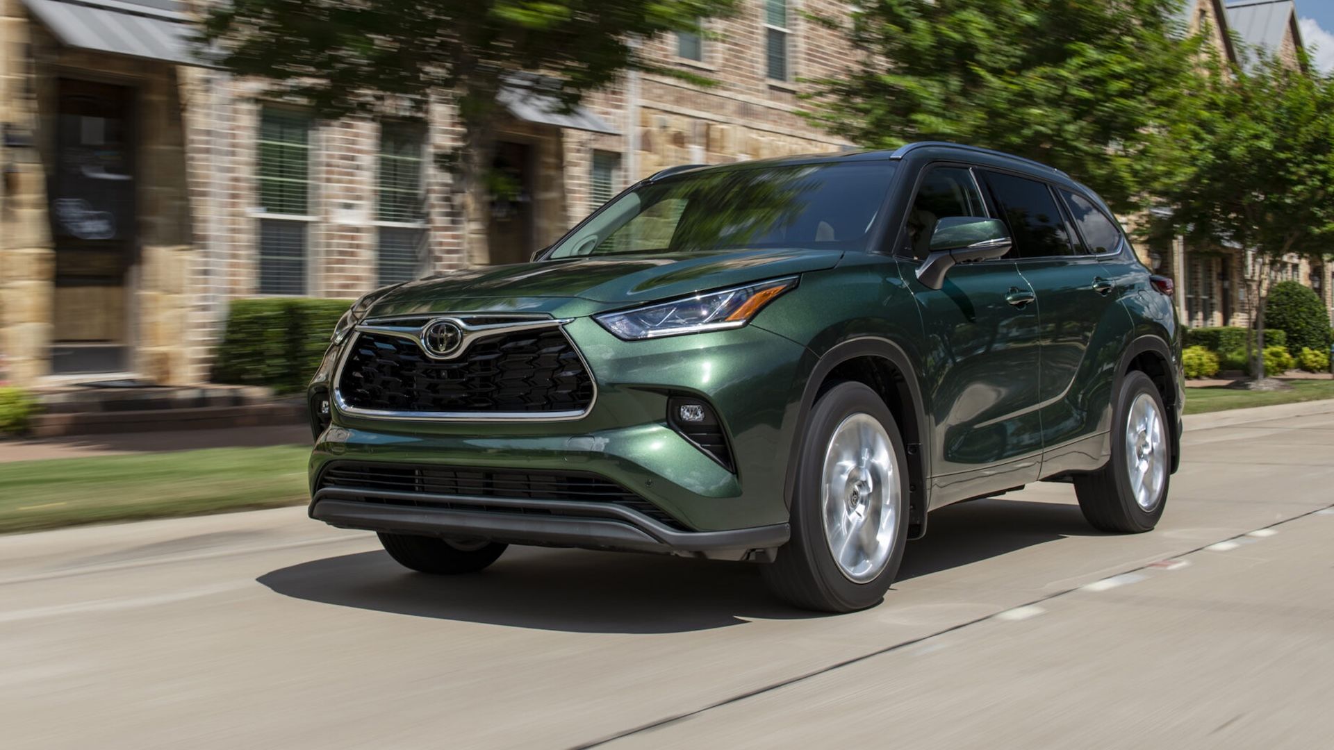 Toyota_2025_Highlander_Turbo_Hero