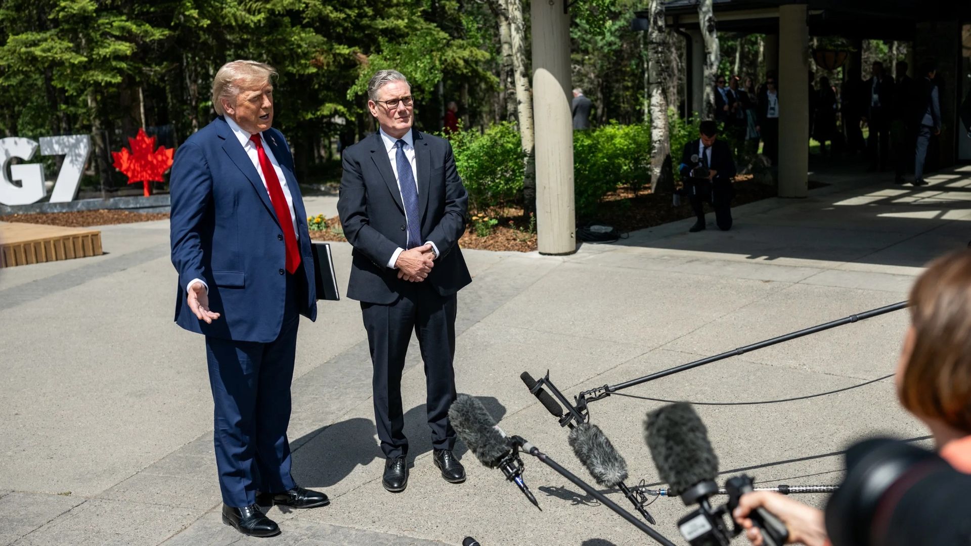 Donald Trump, Church Strangers