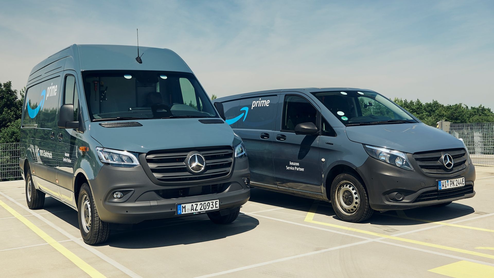 Mercedes-Benz eSprinter eVito Front Three-Quarter Group Shot