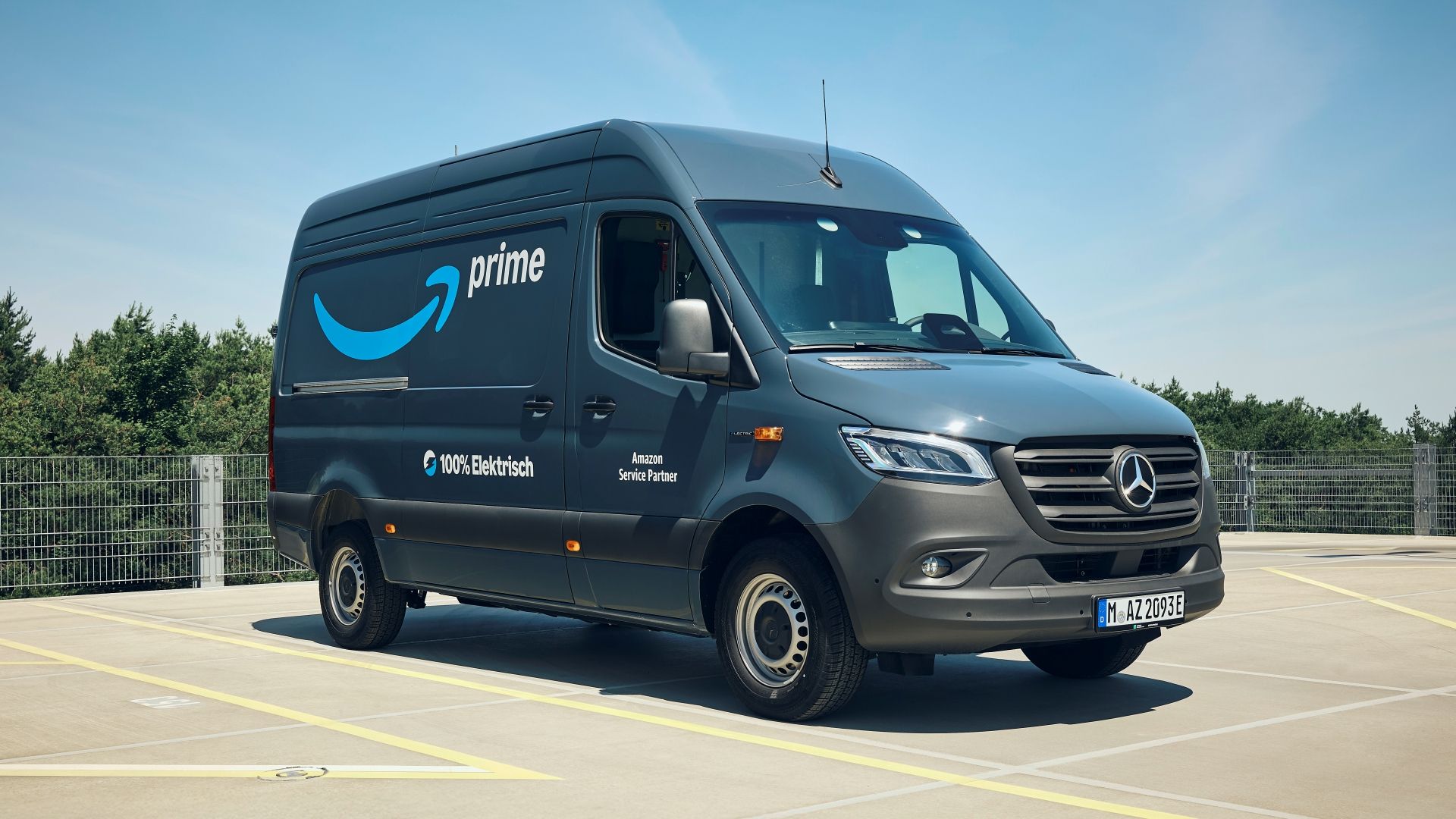 Mercedes-Benz eSprinter Front Three-Quarter