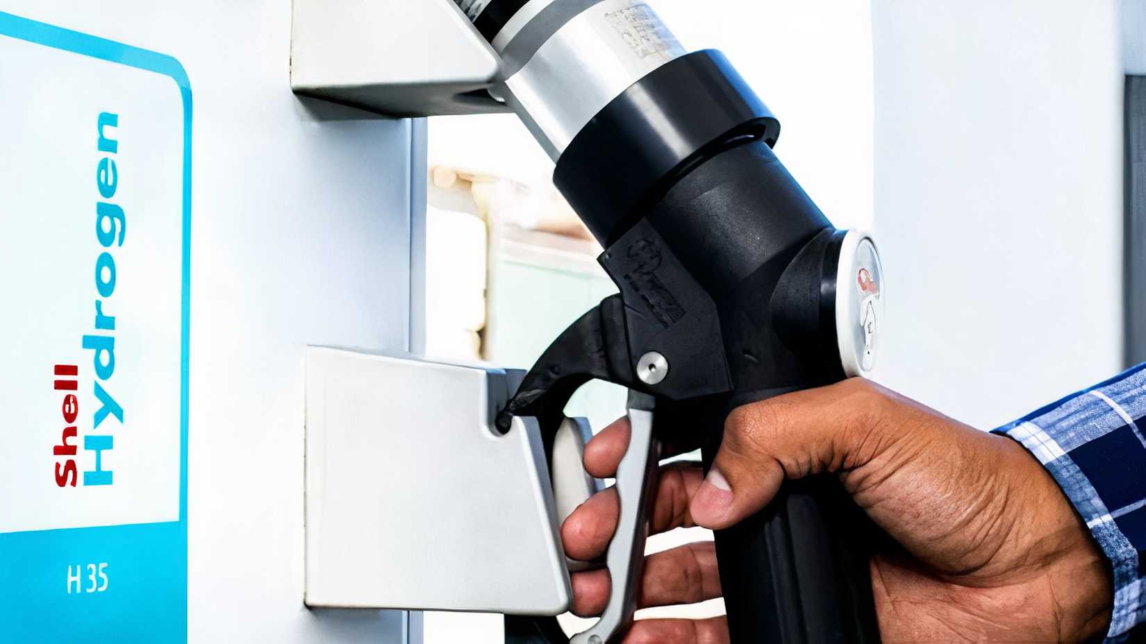 Refueling at the hydrogen pump