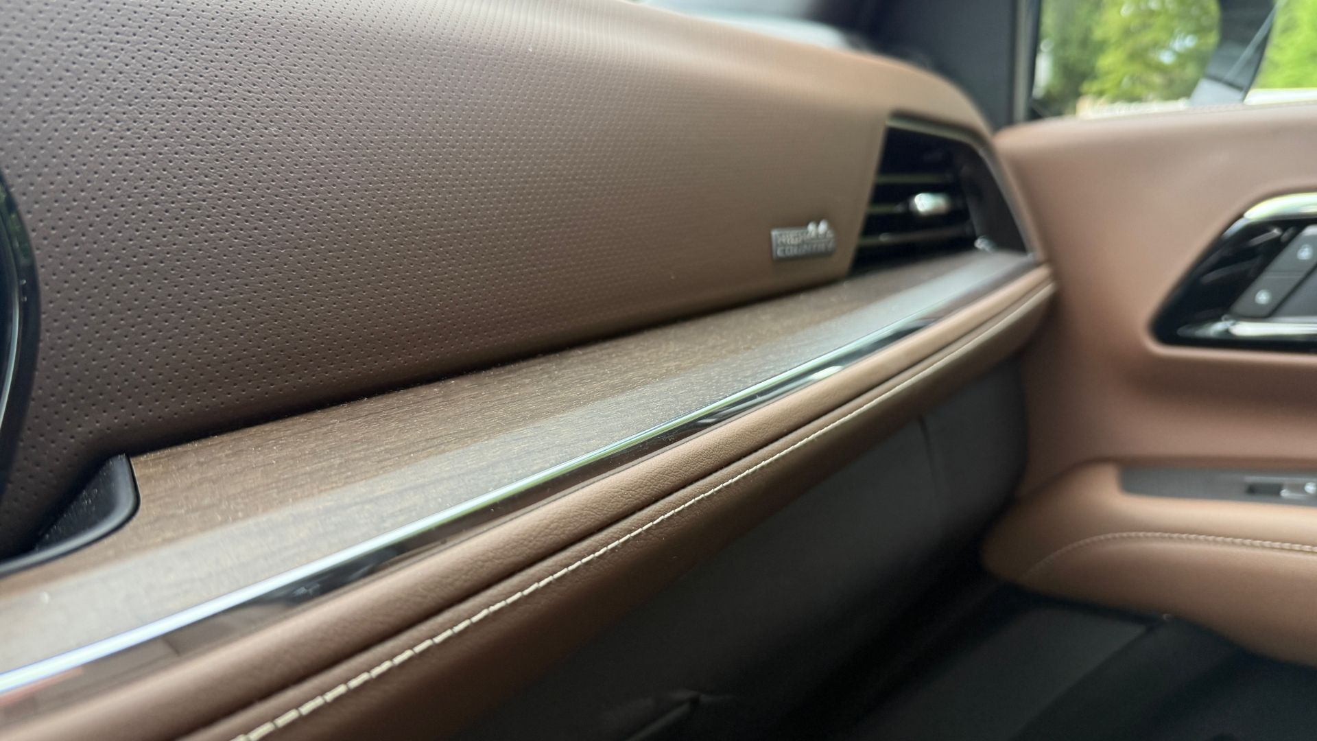 25Chevysuburbaninteriorwood