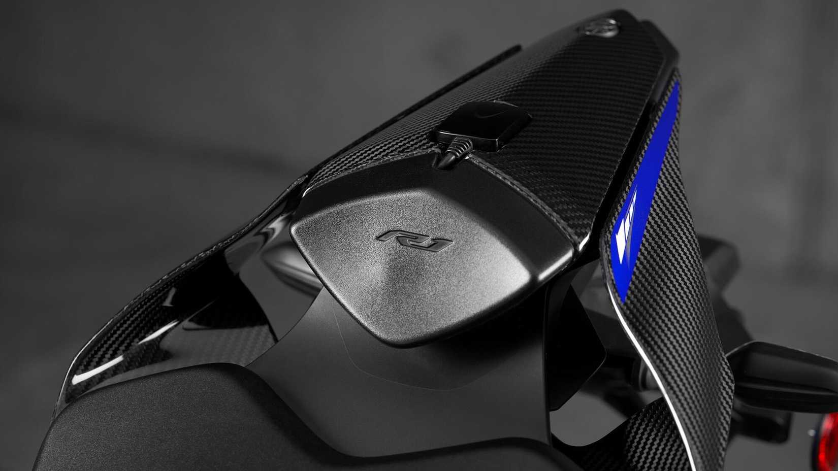 2025 Yamaha YZF-R1M Rear hood