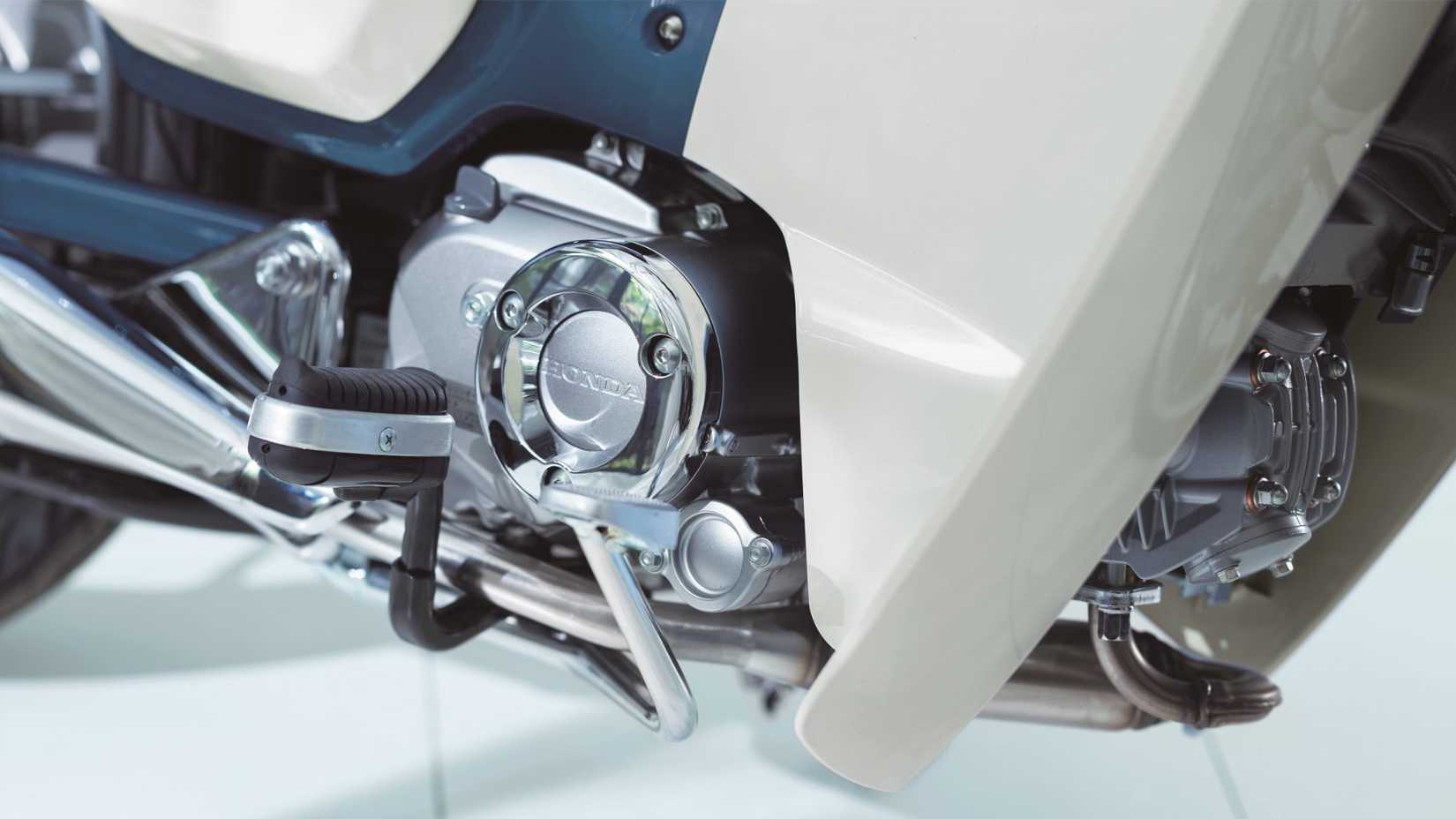 Honda Super Cub close-up engine