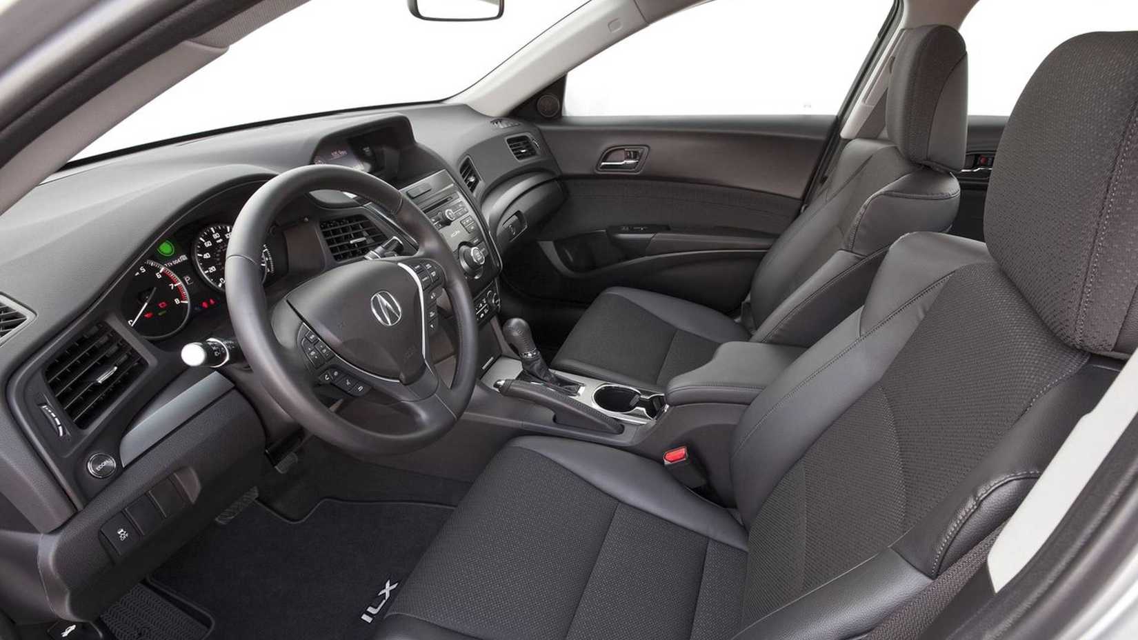 Interior of the Acura ILX Hybrid 2013