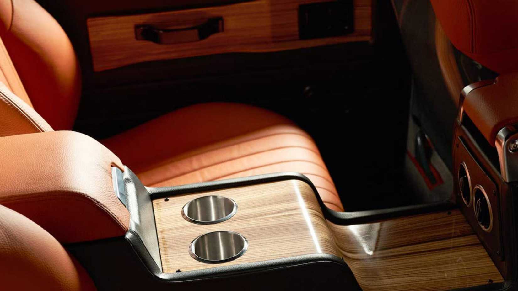Oshe_Defender_Zambezi_Interior4_web