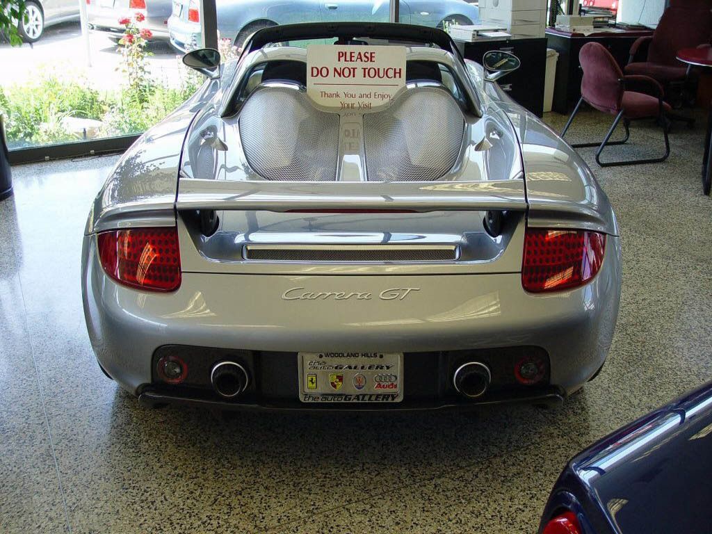 Porsche Carrera GT Performance, Price, and Photos
