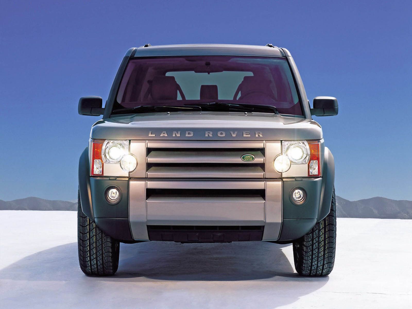 Teal-colored Land Rover Discovery 3 Front Profile