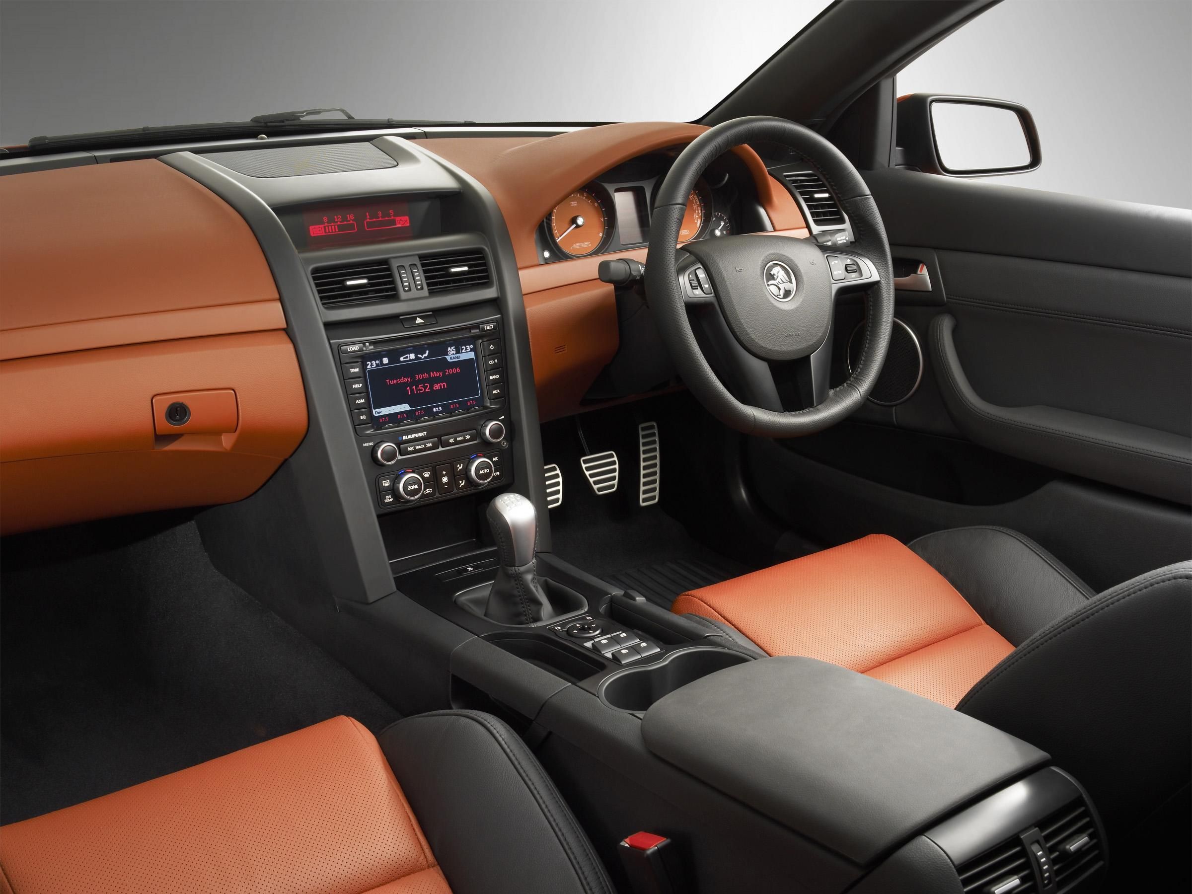 2006 Holden Commodore — free download