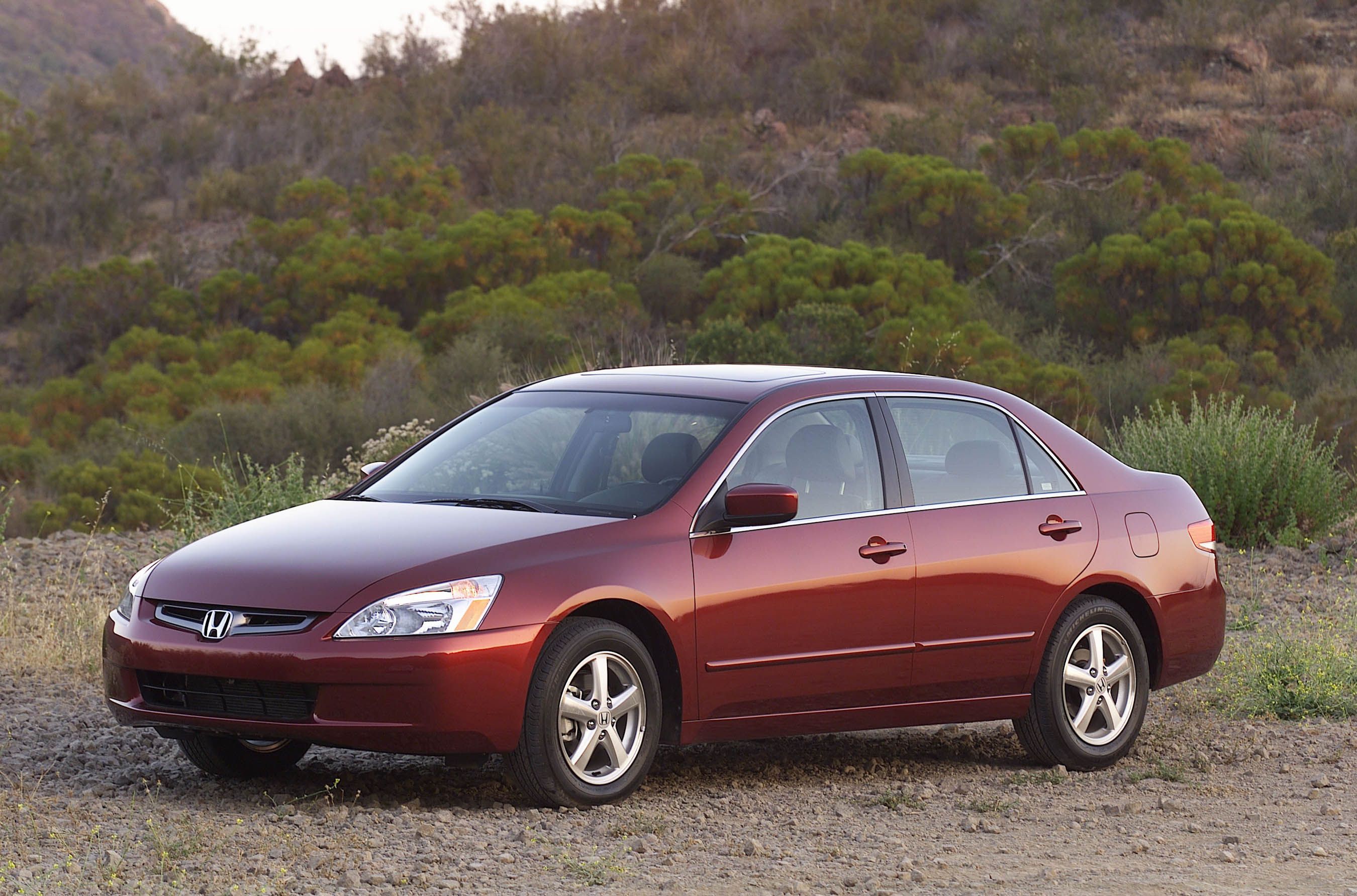 Honda recalls 81,000 of its '04'05 Accord