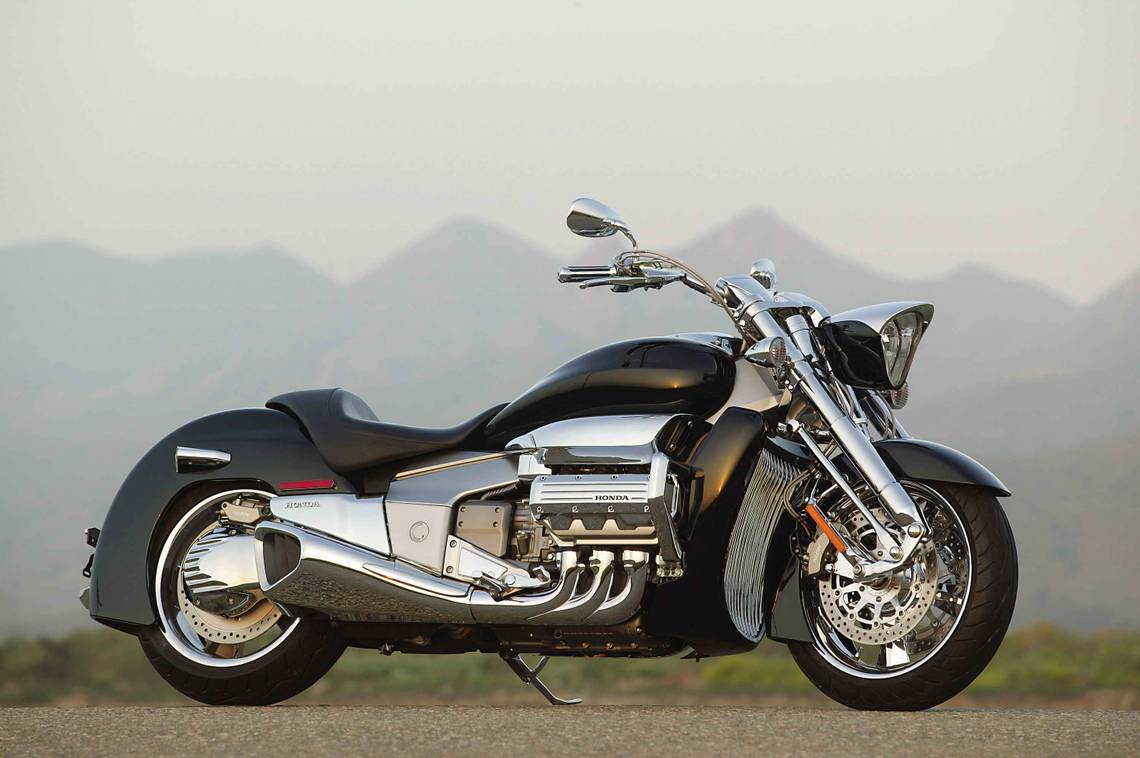 Big mama - Page 2 2004-honda-valkyrie-rune-34.jpg?q=50&fit=contain&w=1140&h=&dpr=1
