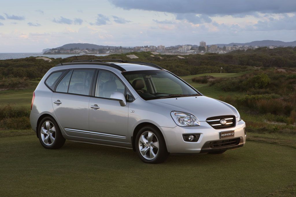 2008 Kia Rondo 7