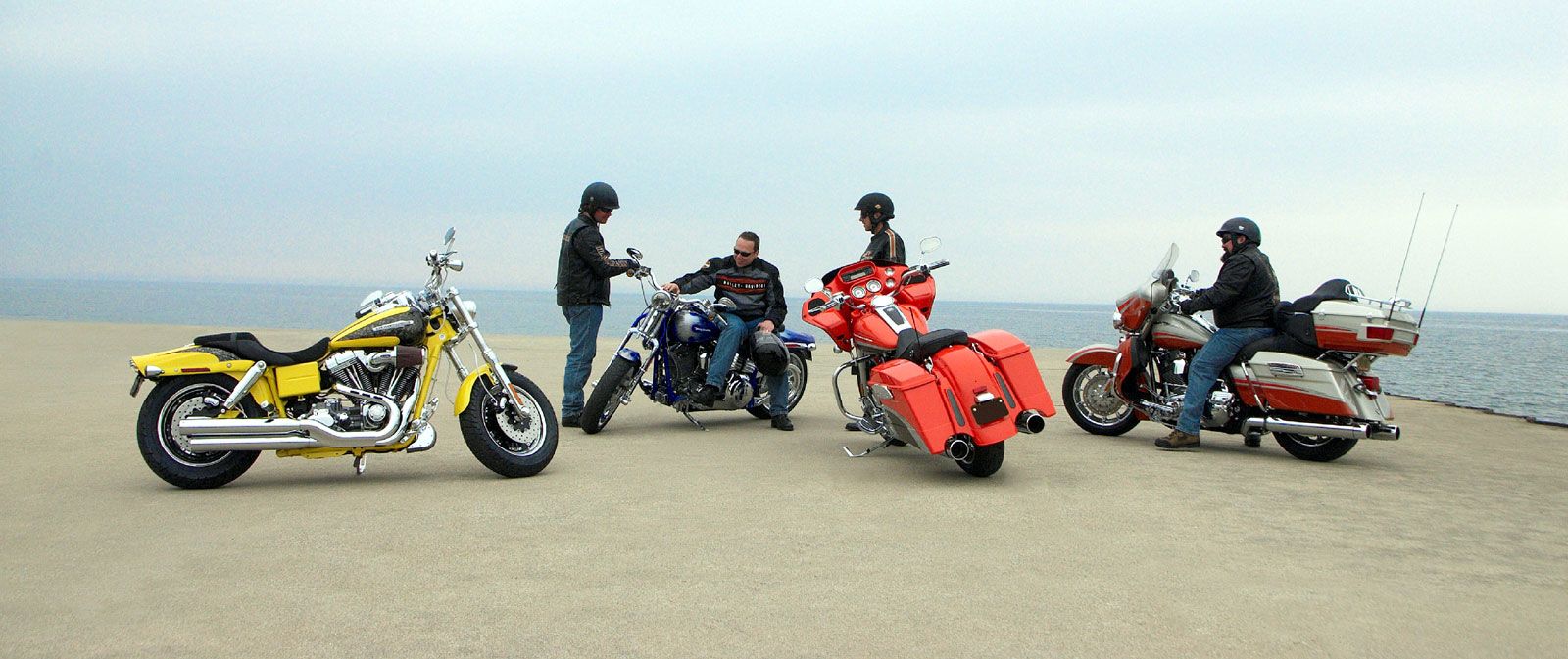  2009 Harley-Davidson CVO lineup 3 bikes and riders