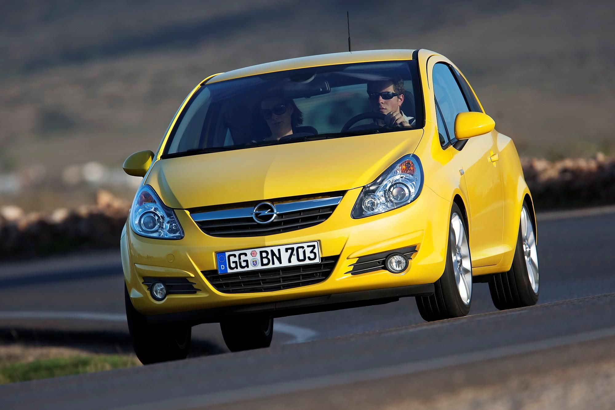 Opel Corsa (2010) - picture 28 of 30