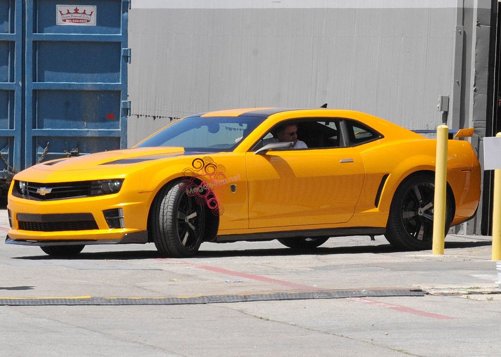 Bumblebee Gets New Body Kit For Transformers 3and Megan Fox Is Still Hot