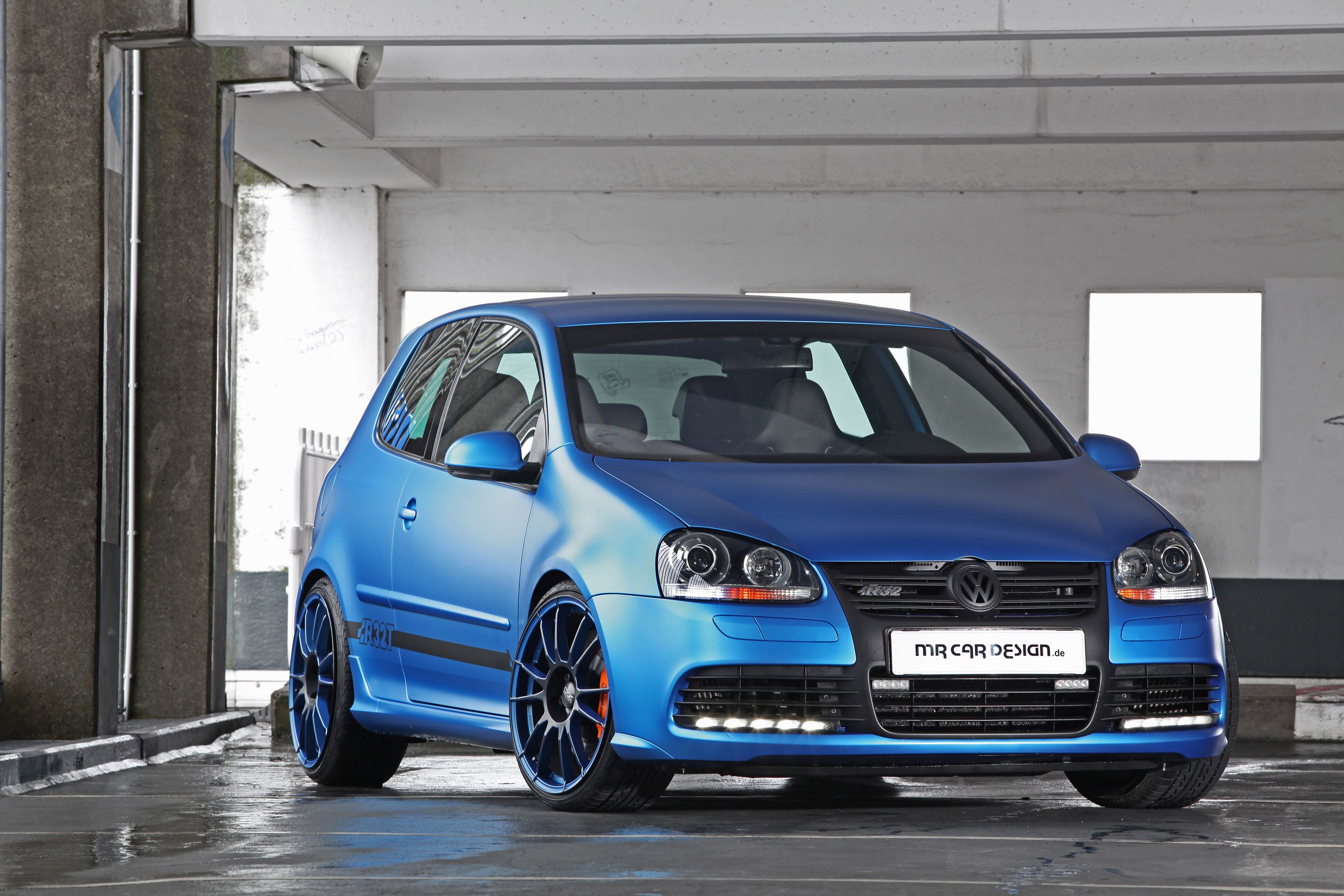 The upcoming classic caR: the Golf Mk5 R32.
