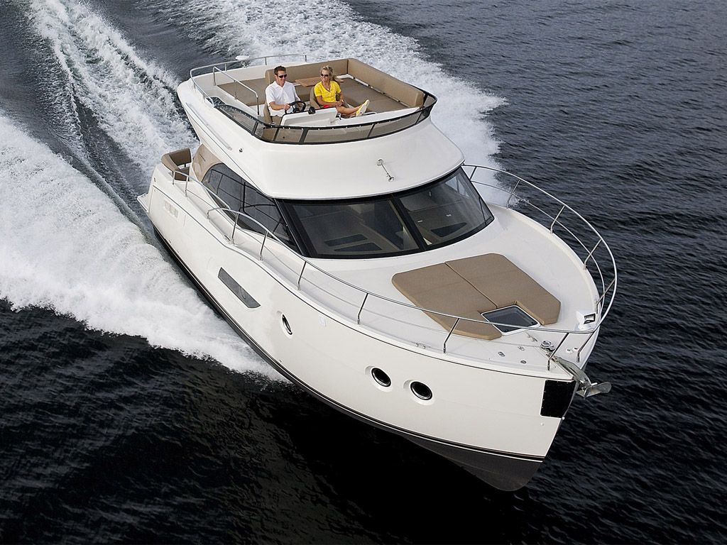 where are carver yachts made