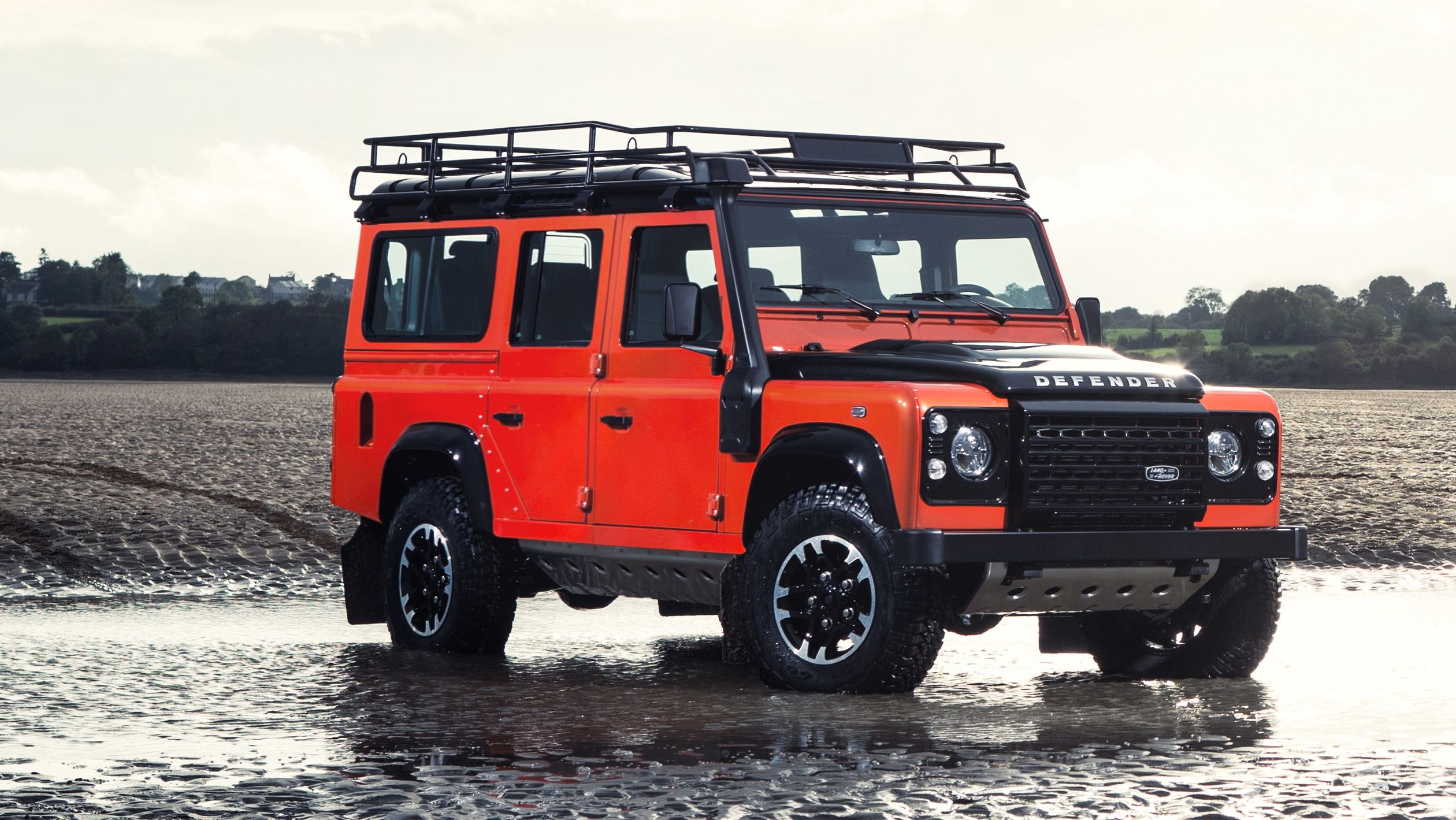 inleveren veelbelovend presentatie 2015 Land Rover Defender Adventure Edition