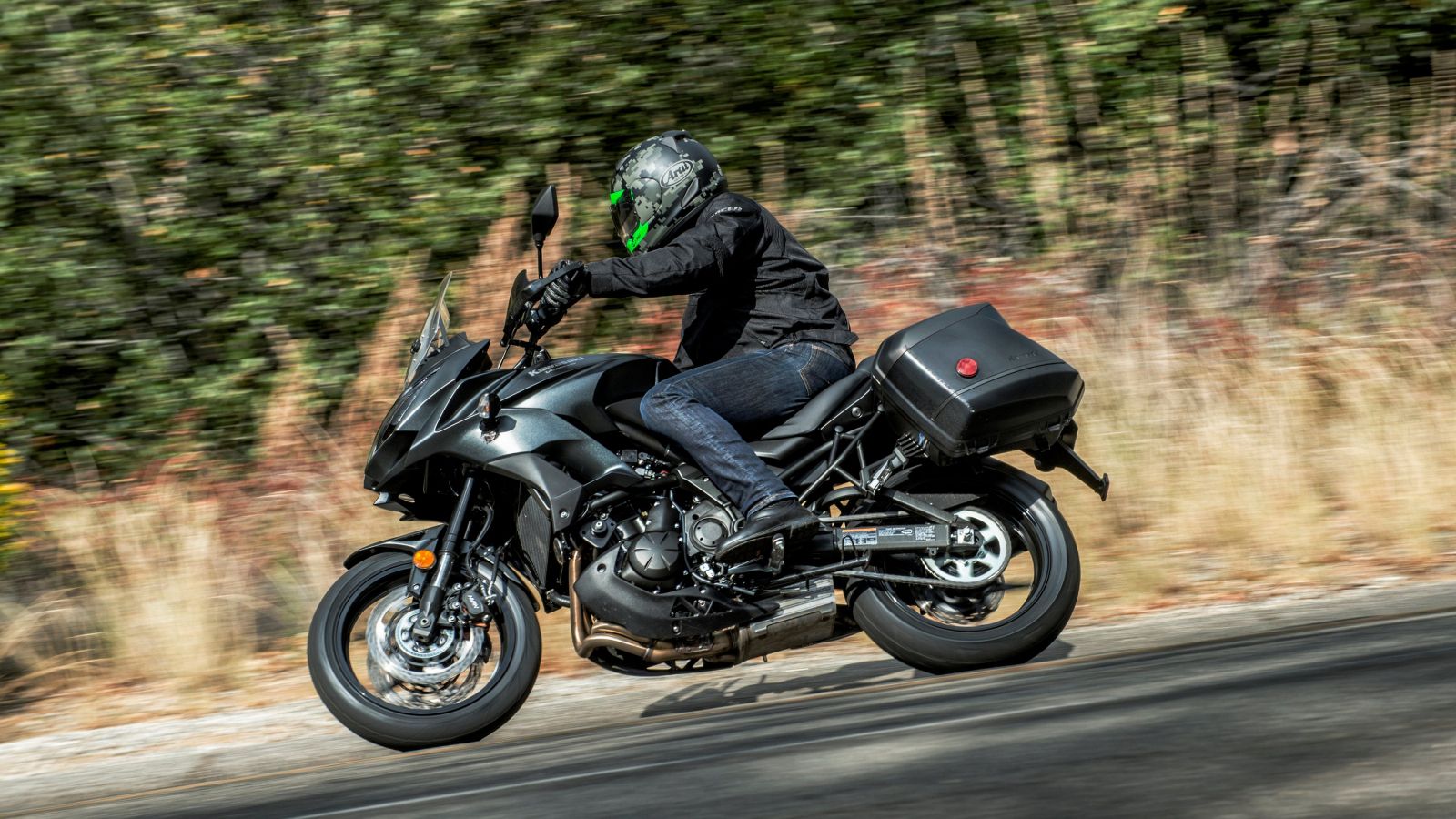 2015 - 2019 Kawasaki Versys 650 LT leaning into a  curve