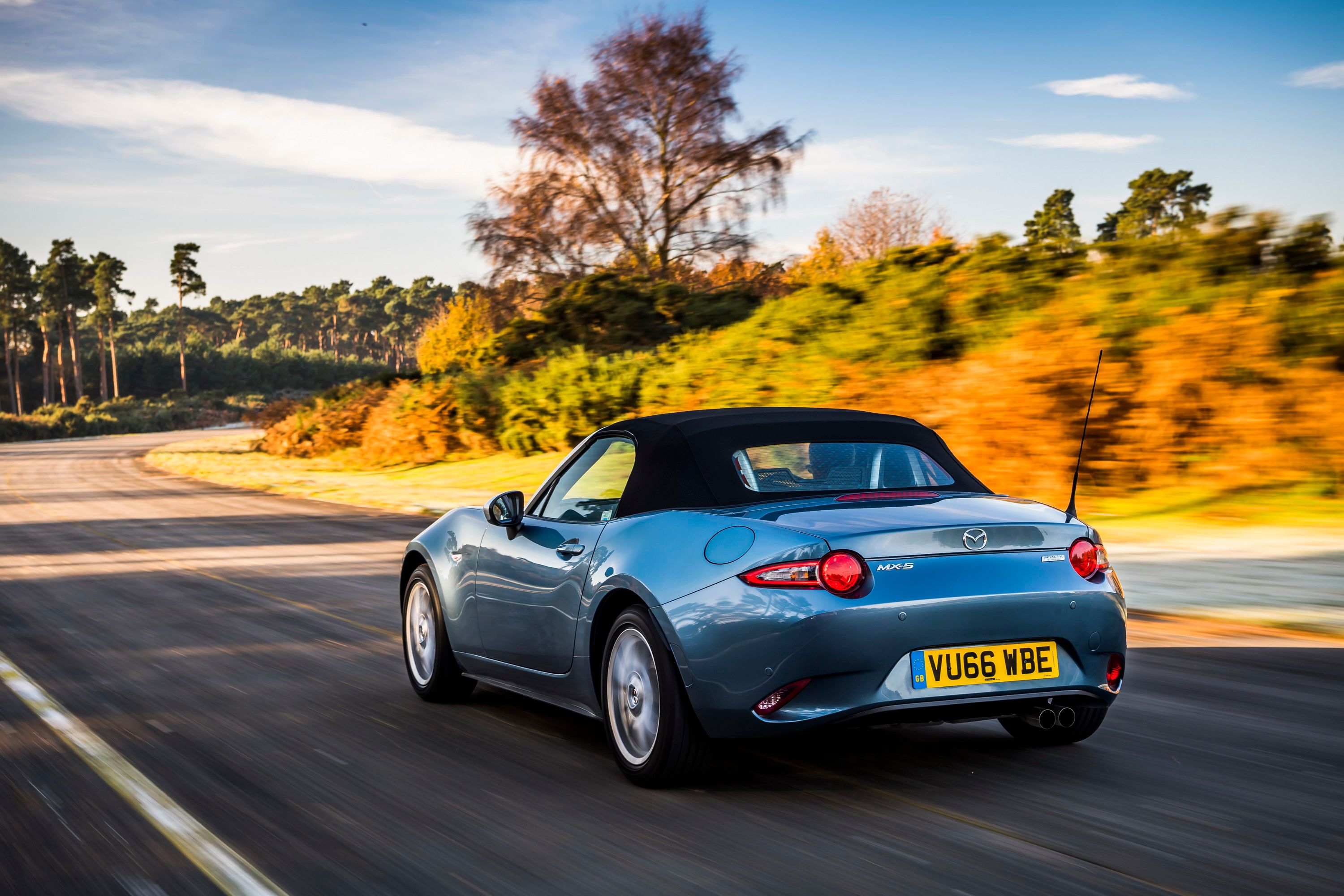 2017 Mazda MX-5 Arctic Edition