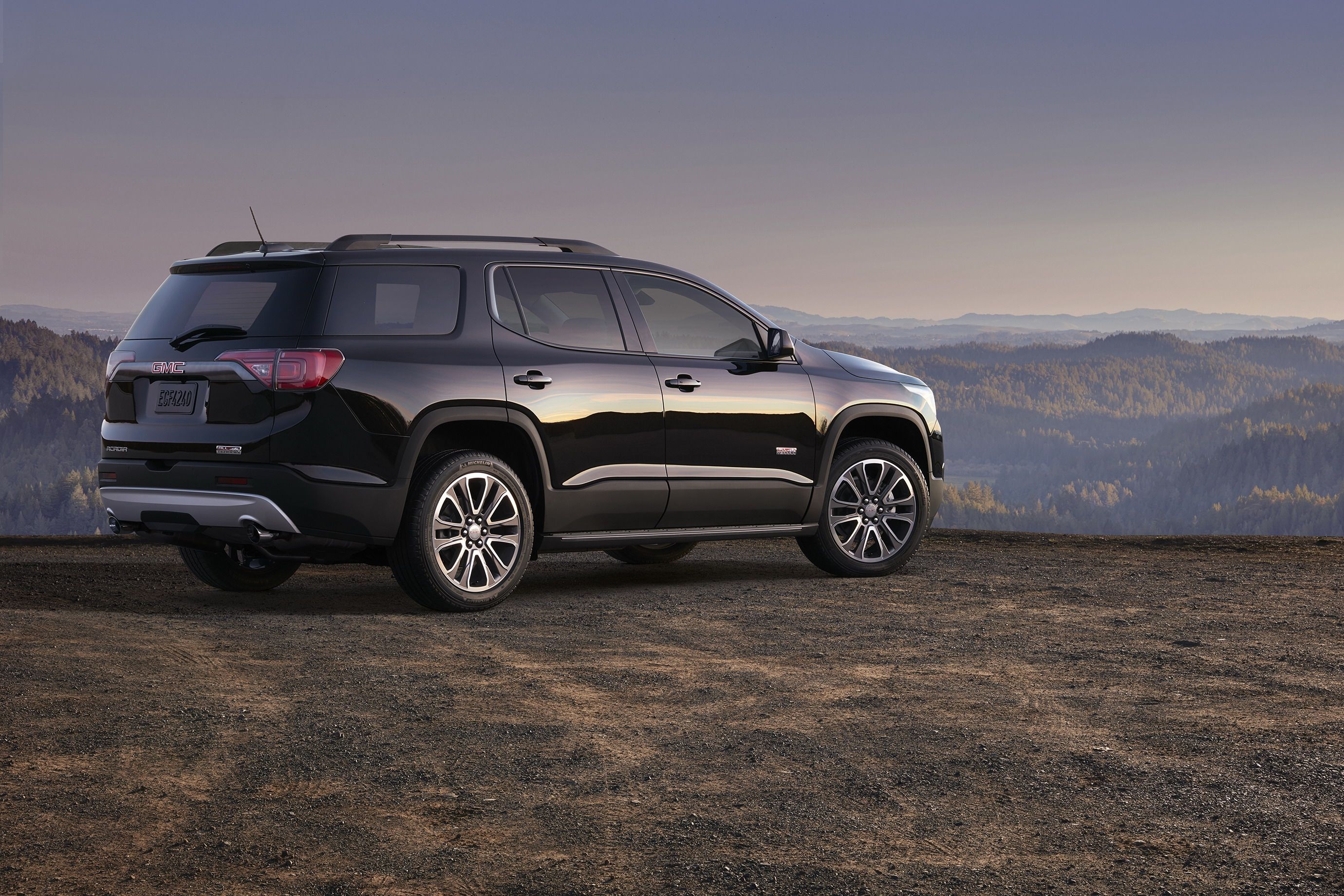 2020 Ford Explorer vs 2019 GMC Acadia: How They Compare