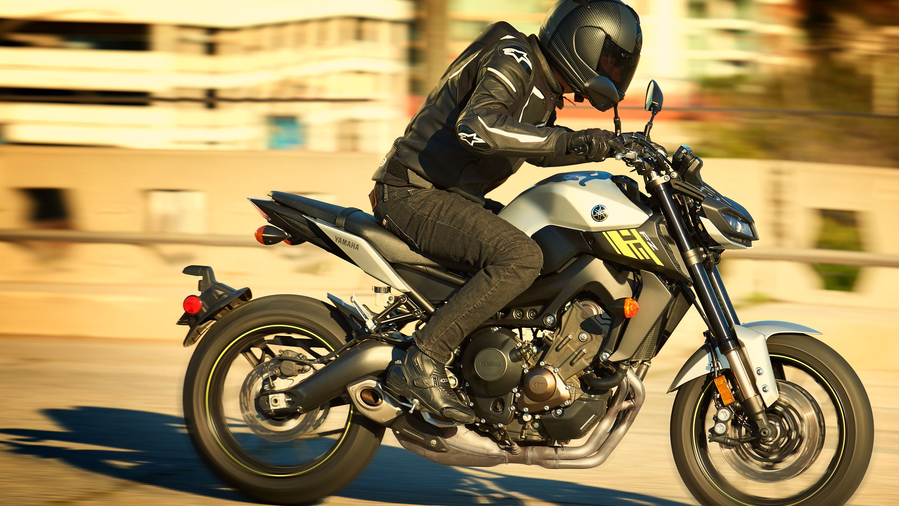 yamaha-fz-09-performance-price-and-photos