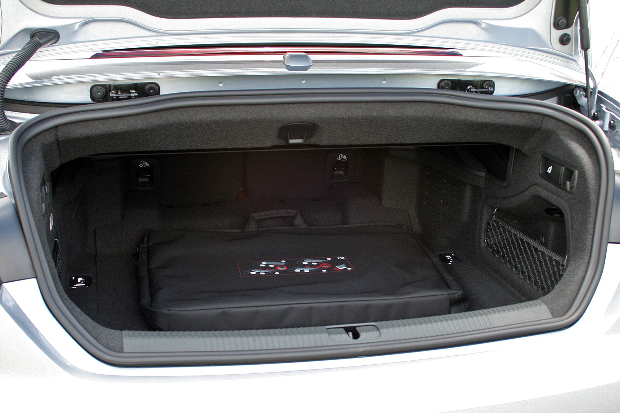 Audi A5 Cabriolet How To Instantly Maximize Your Space With Folding Rear Seats - 6jscjmp