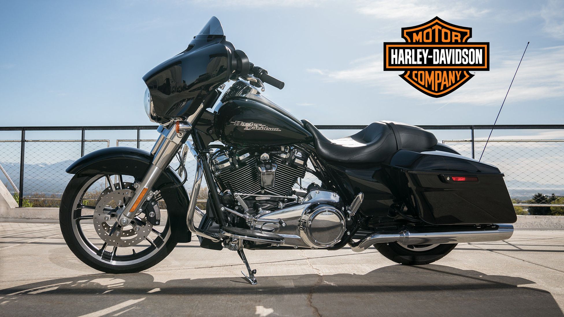 2022 HarleyDavidson Street Glide Performance, Price, and Photos