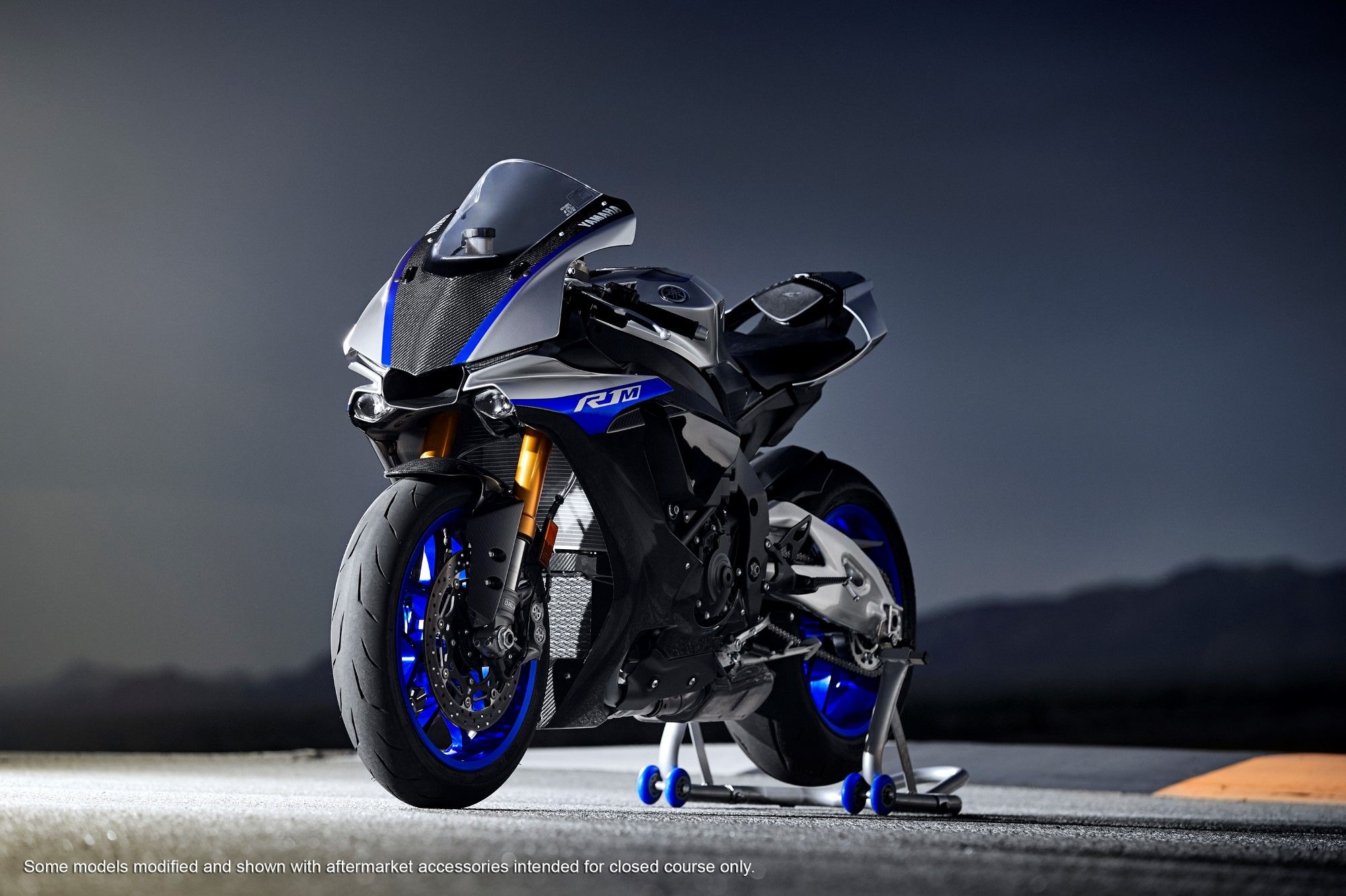 Yamaha YZFR1 and YZFR1M Superbikes gets updated for 2018