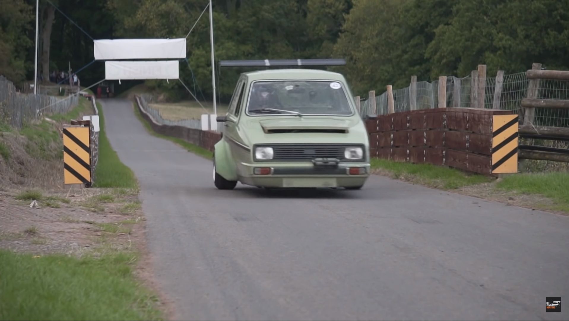 Watch This Absurd CBR-Swapped Reliant Robin Attack a Hillclimb: Video