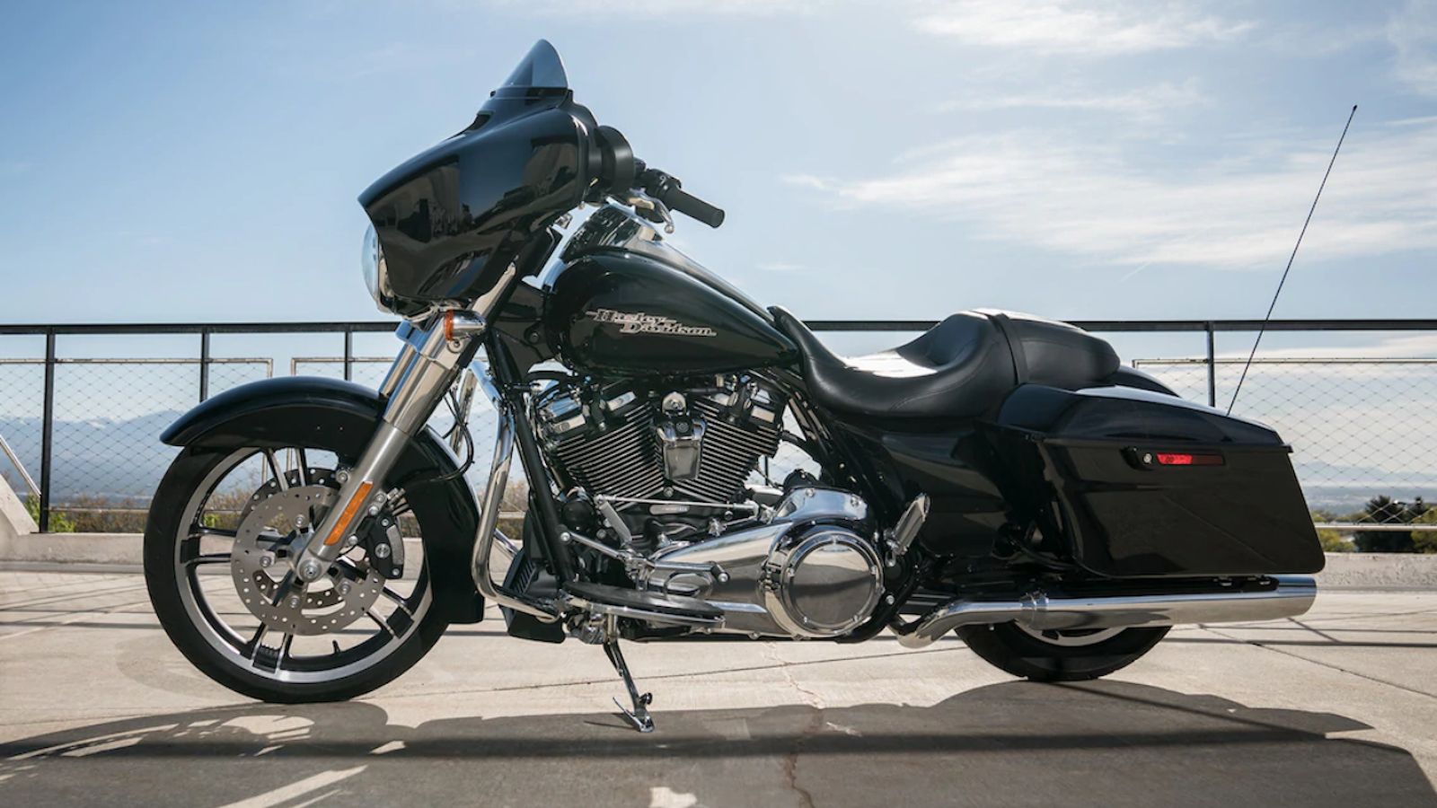 2022 Harley-Davidson Street Glide - Performance, Price, and Photos