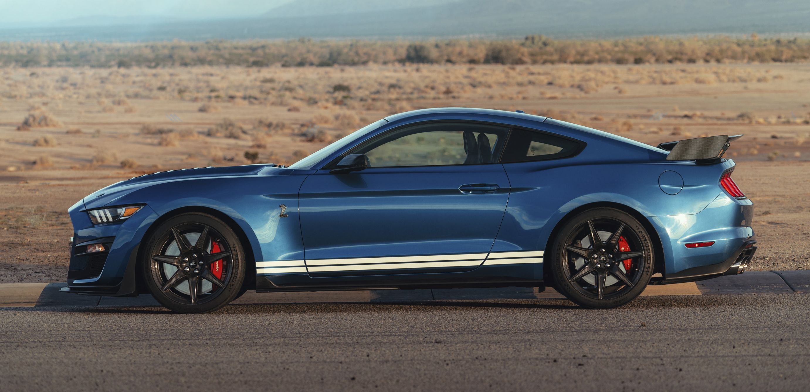 Quick Comparison 2020 Ford Mustang Shelby Gt500 Vs 2016 Ford Mustang Gt4