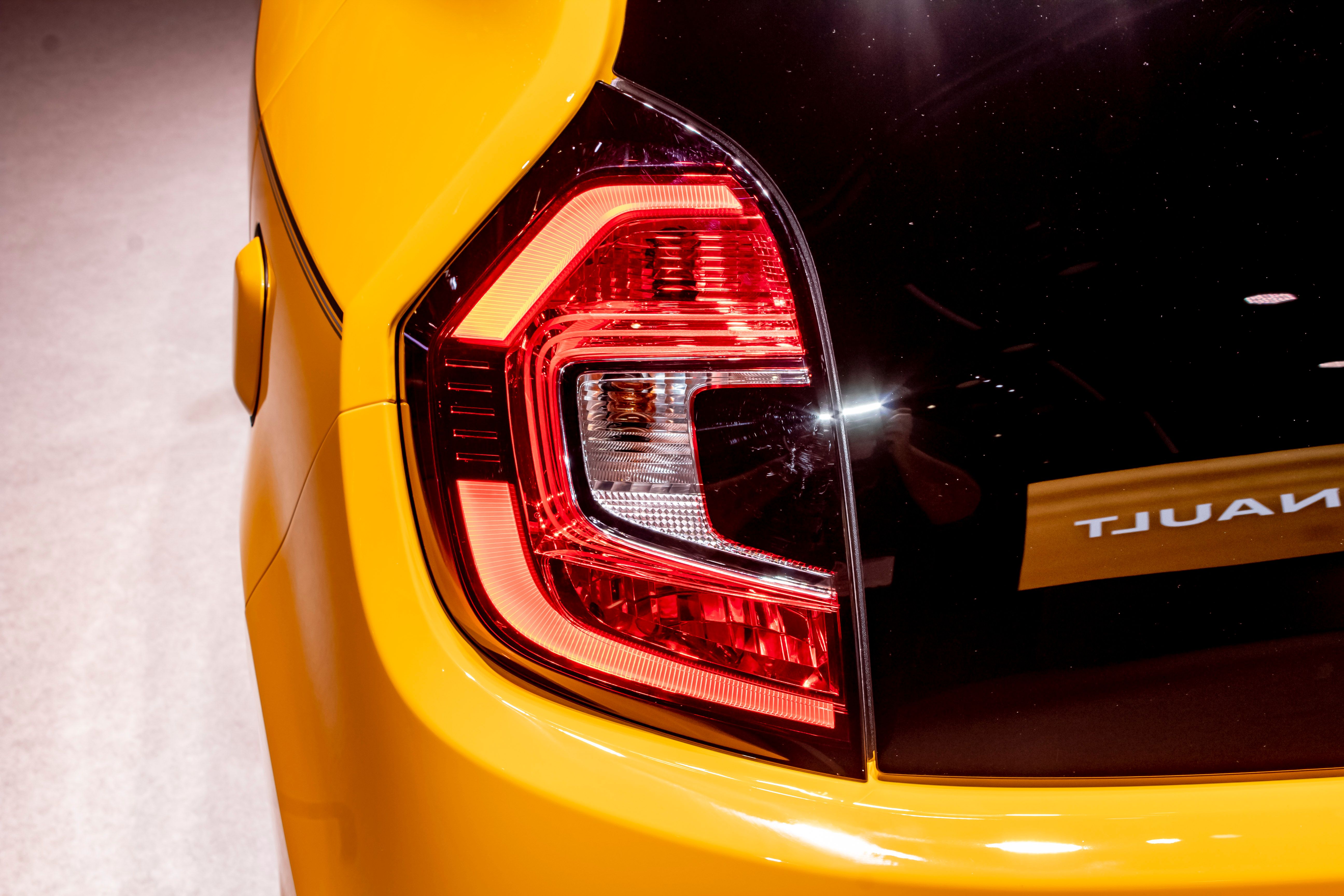 See How Easy It Is To Park A Renault Twingo 2019 Couleur Youll Be Amazed - n3pfuhx
