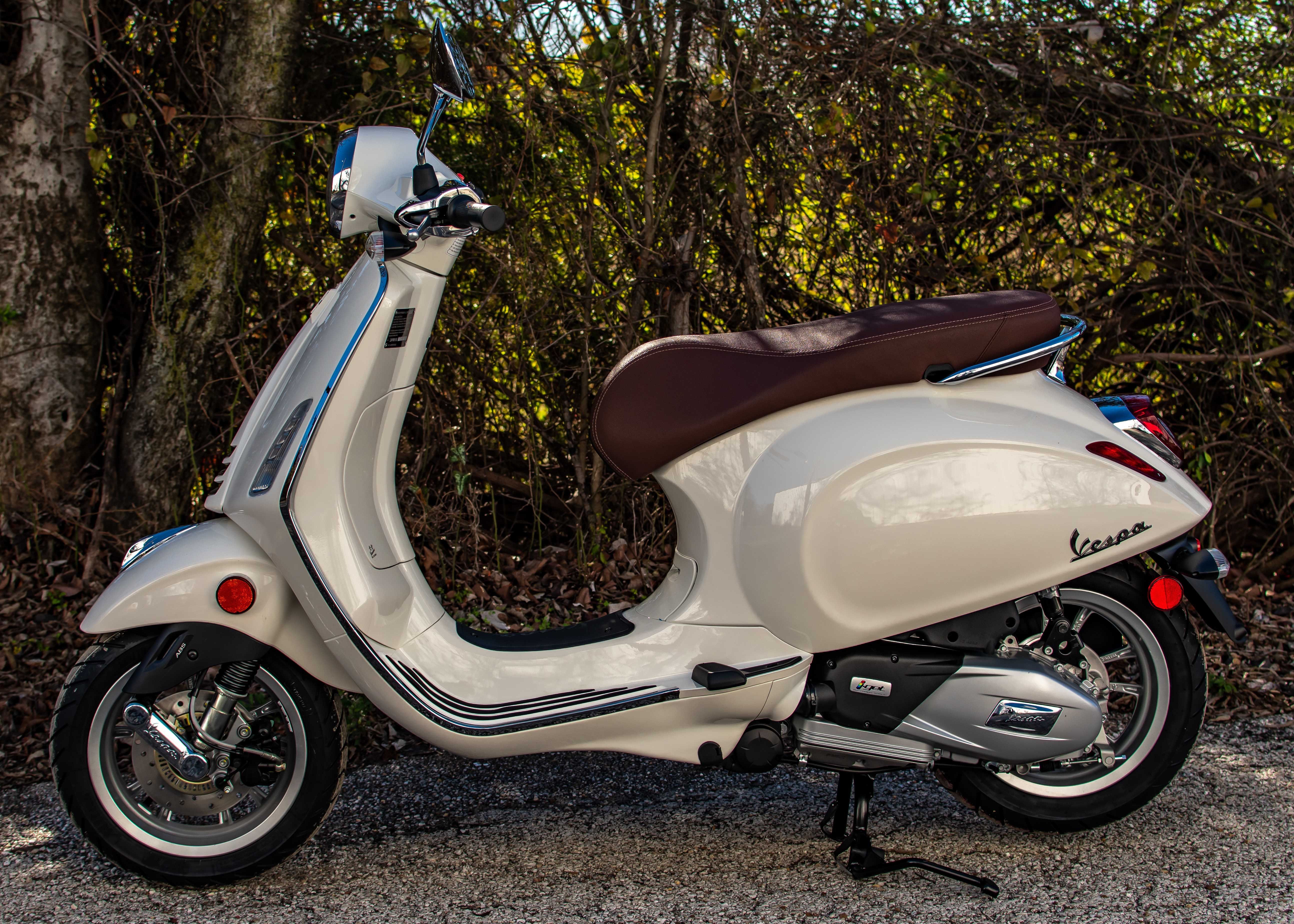 2023 Vespa Primavera 150 Performance, Price, and Photos