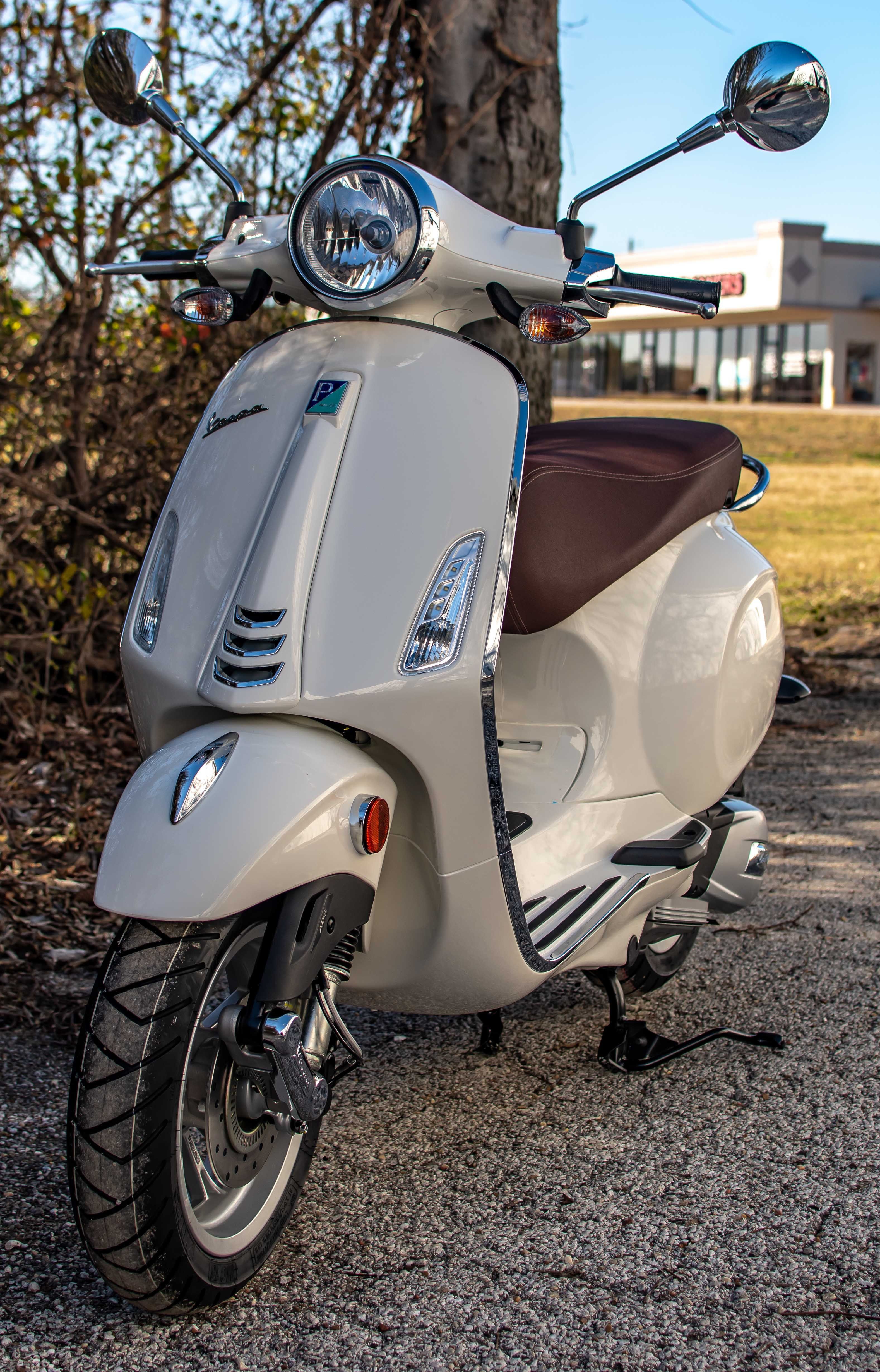 2023 Vespa Primavera 150 - Performance, Price, and Photos