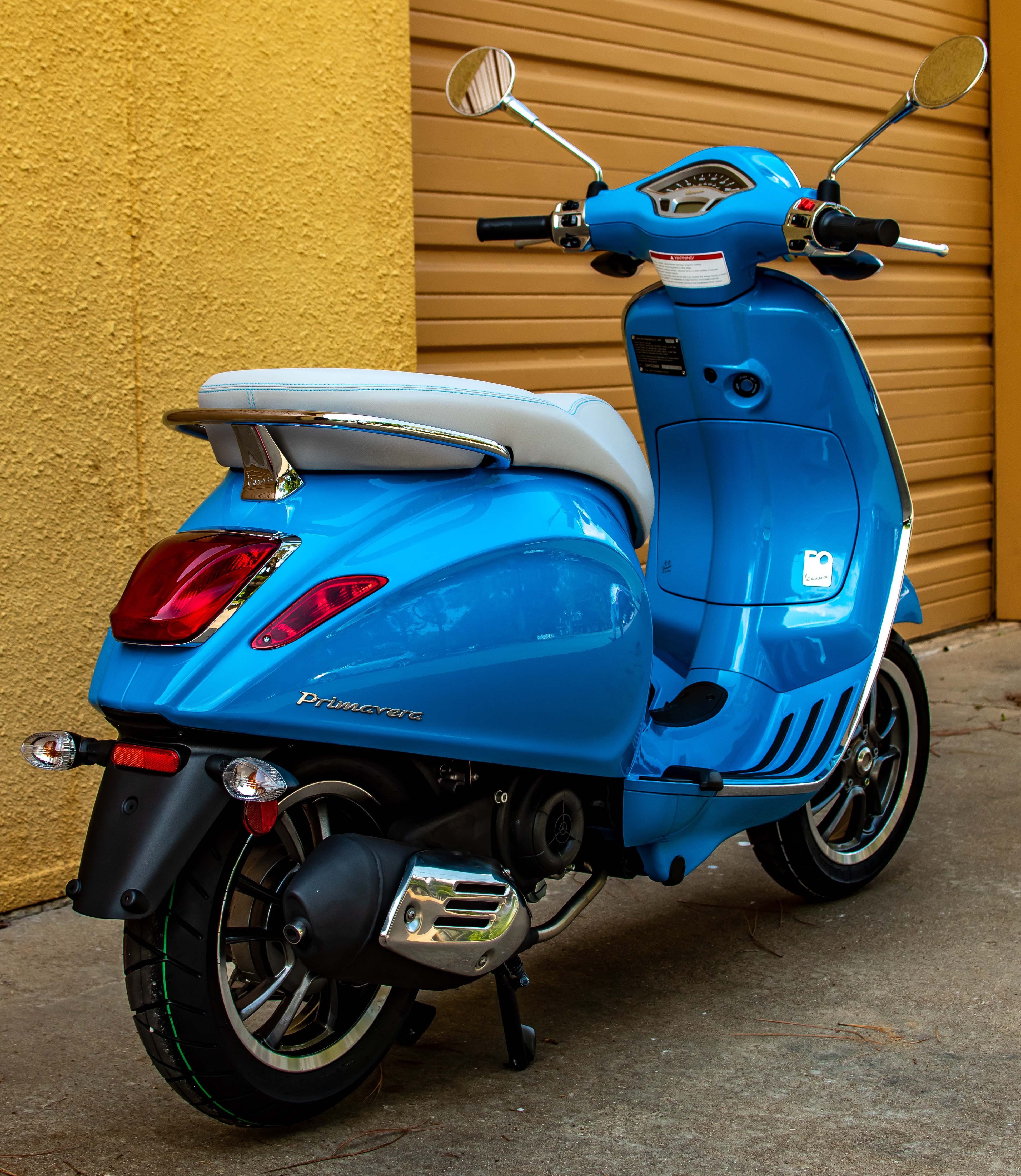 2023 Vespa Primavera 150 - Performance, Price, and Photos