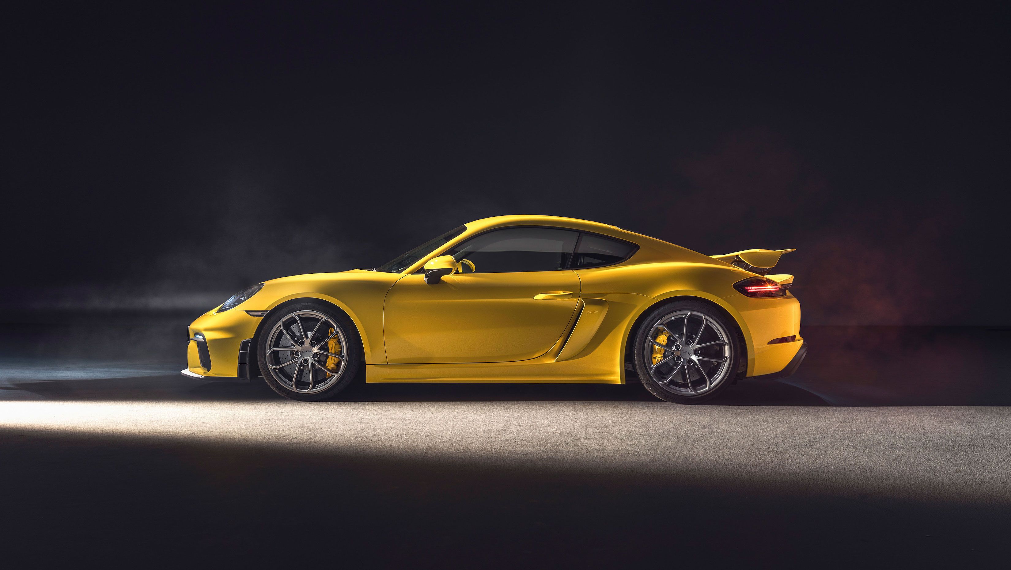 Wallpaper of the Day: 2020 Porsche 718 Cayman GT4