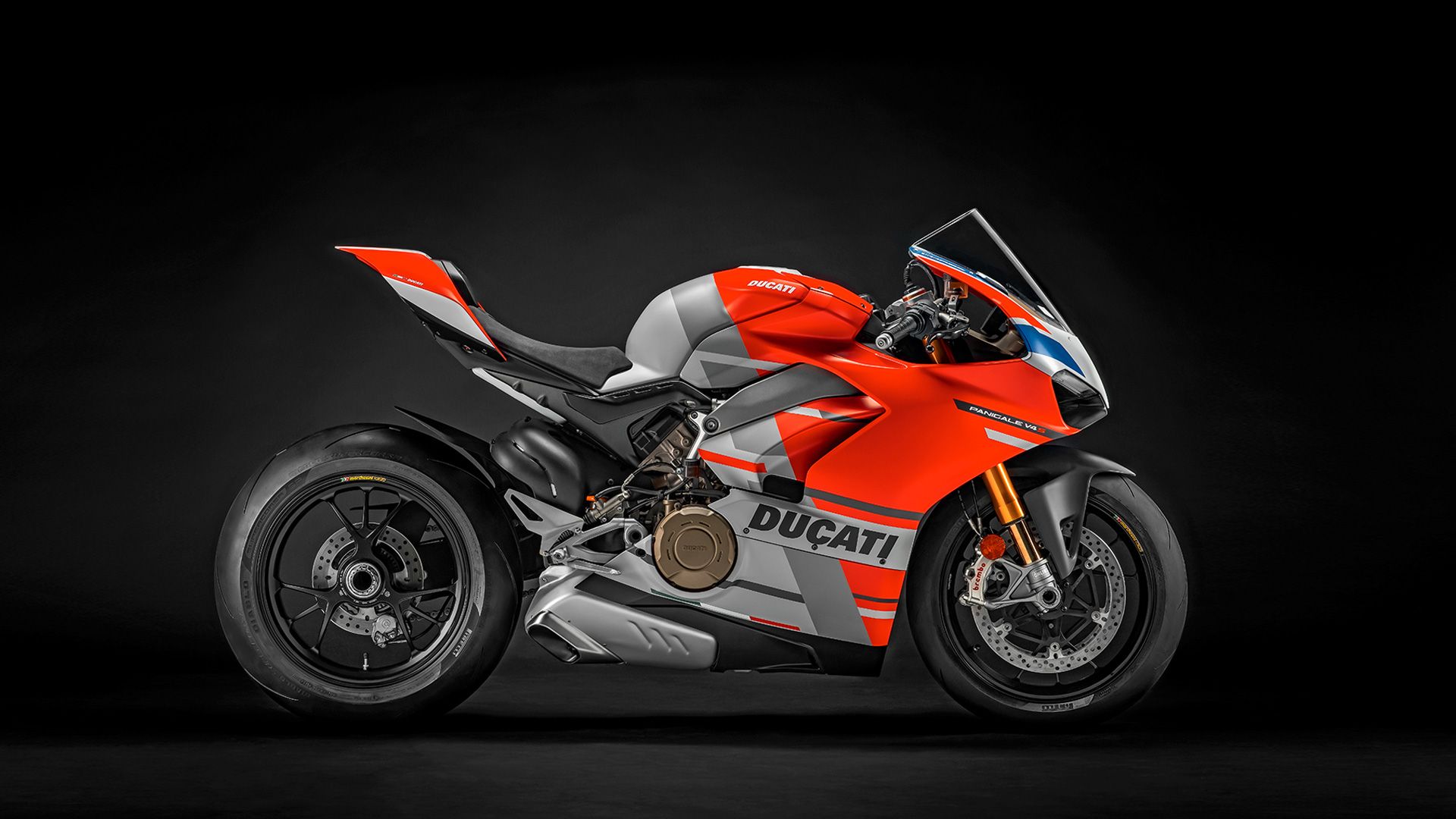 Fotografi studio Ducati Panigale V4