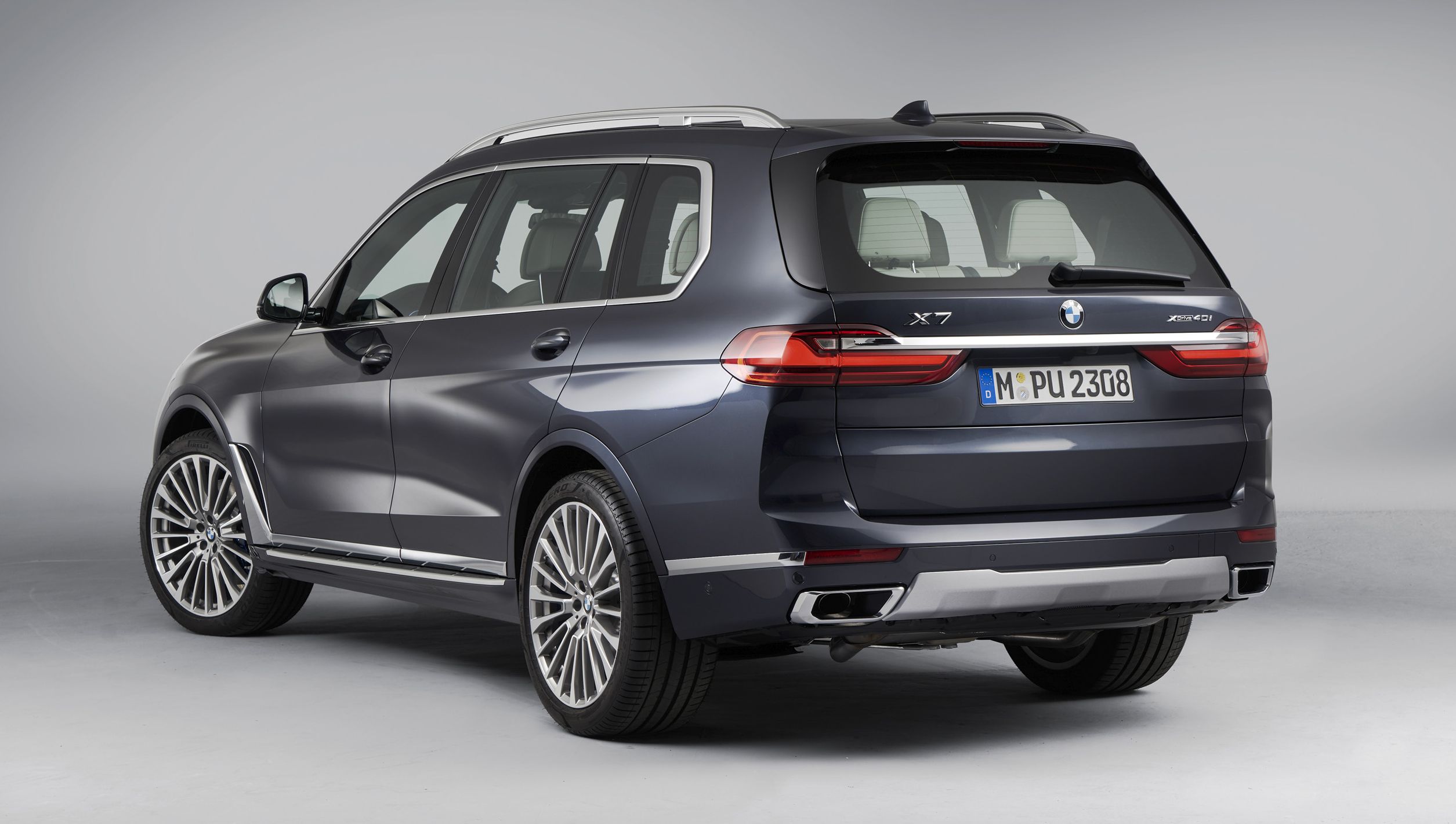 2021 BMW X8