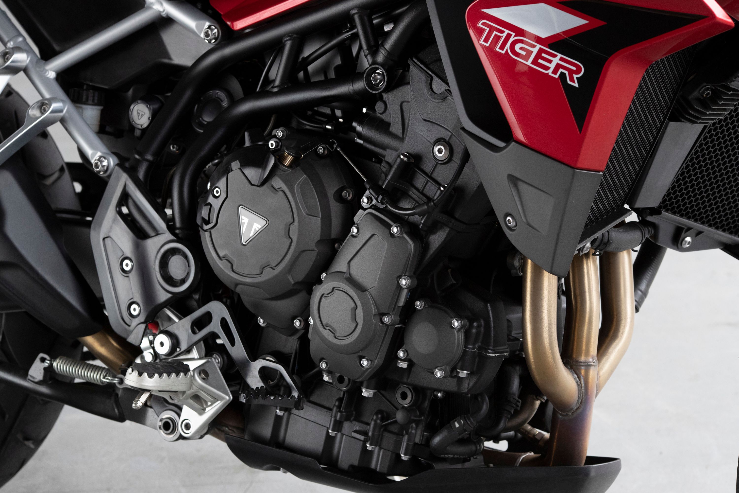 triumph tiger 900 fuel range