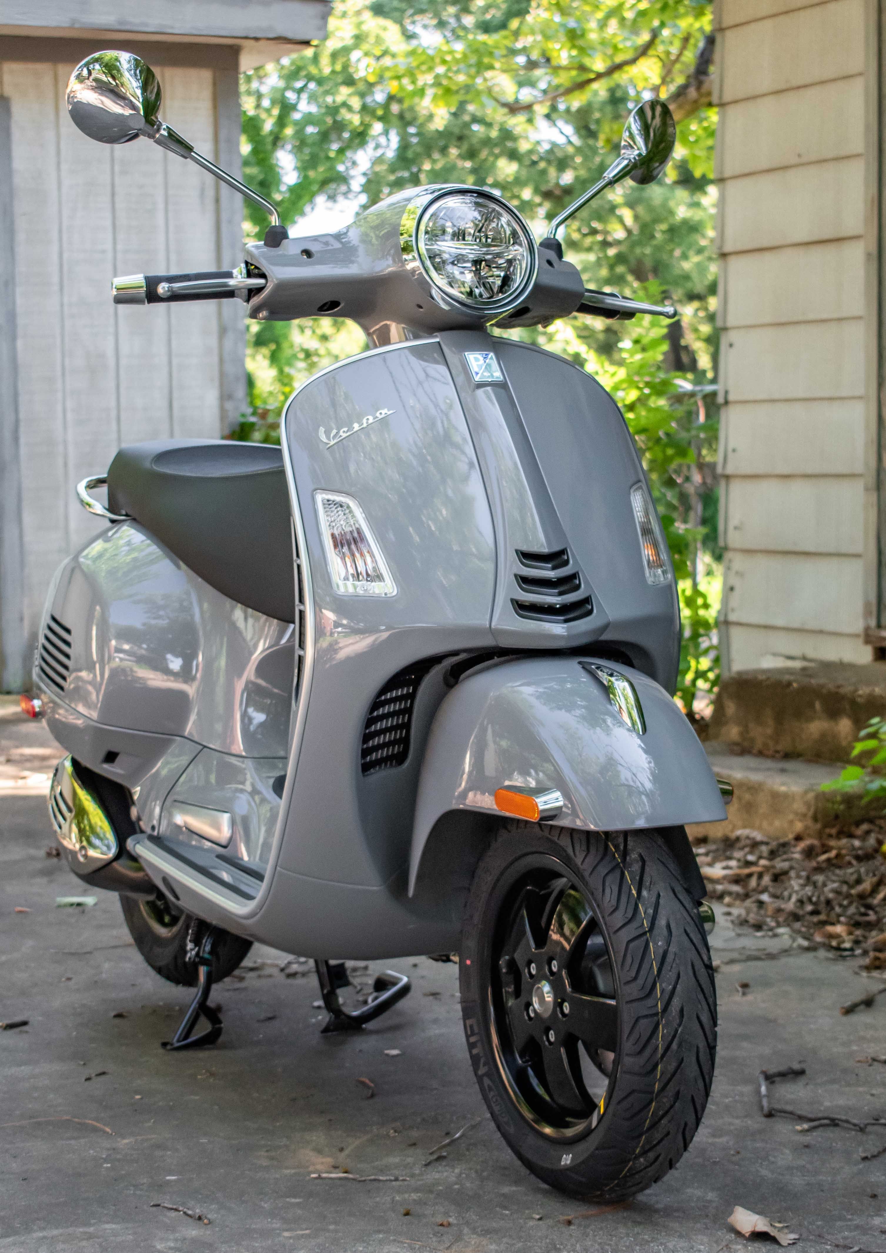 2022 Vespa GTS SuperTech 300 HPE - Performance, Price, and Photos