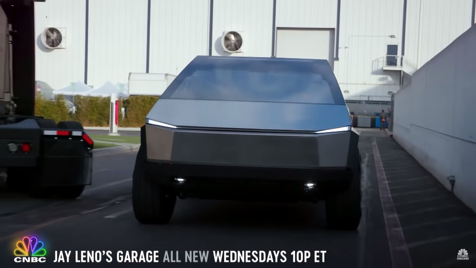 Elon Musk And Jay Leno Cruising In The Tesla Cybertruck Is Painfully ...