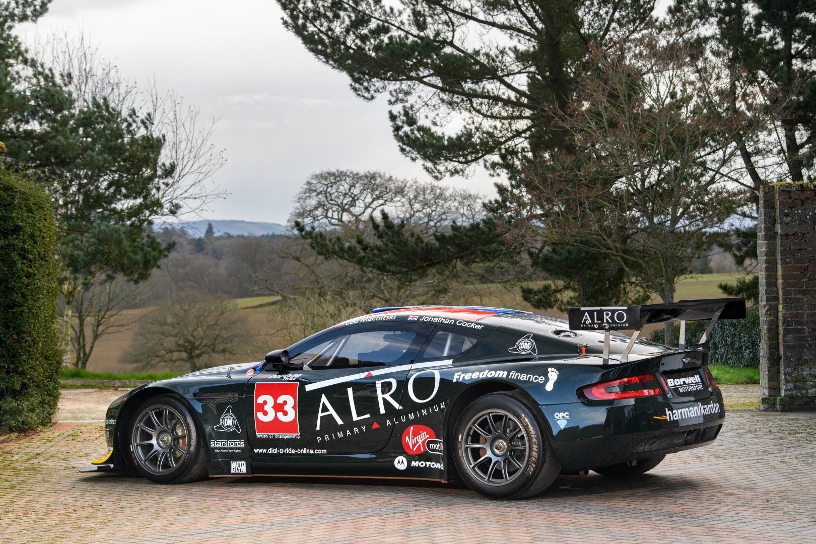 Aston Martin DBR9 'Launch Version' 2台セット Aston Martin DBR9 'Launch Version' 2台セット - メルカリ