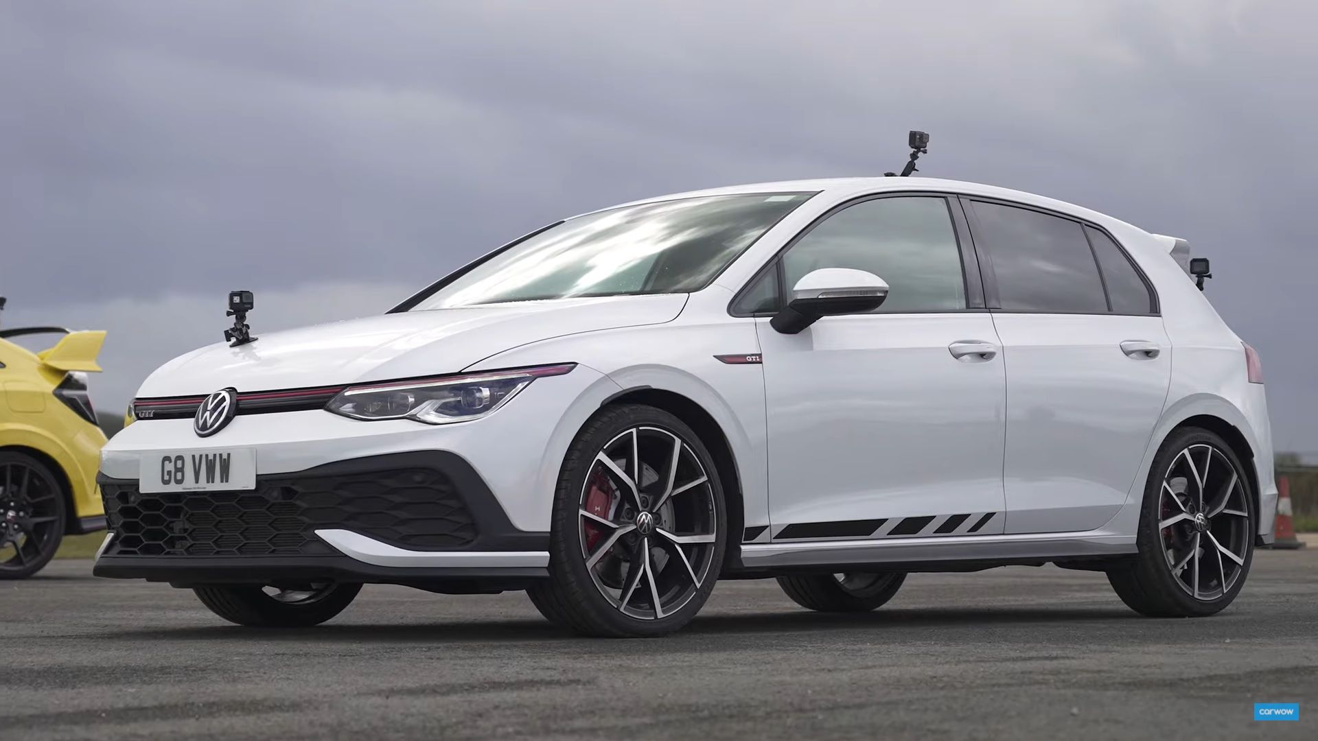 Battle of Hot Hatches: Volkswagen Golf GTI vs Honda Civic Type R vs The ...