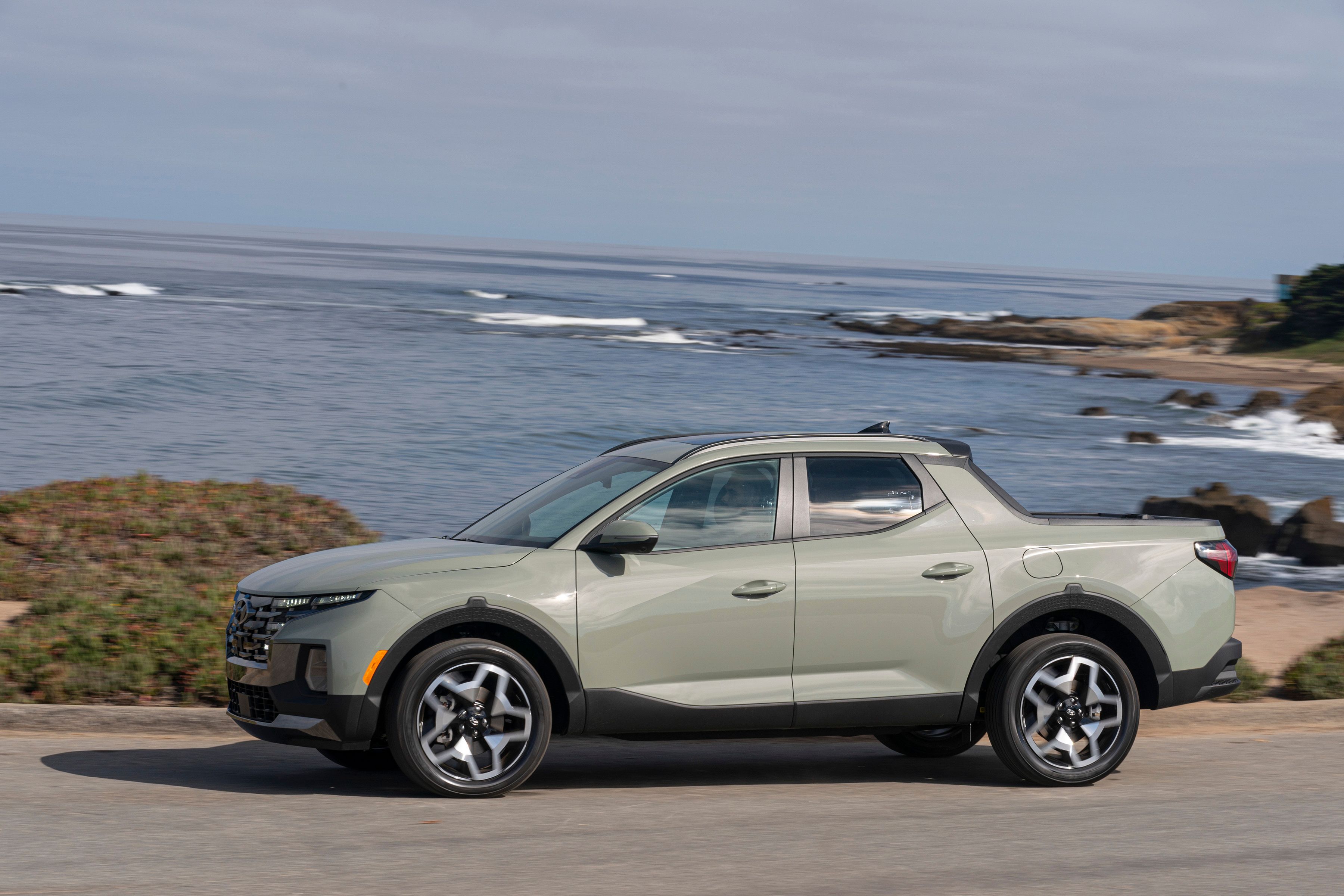 Why The Hyundai Santa Cruz Is The Perfect Alternative To A Crossover