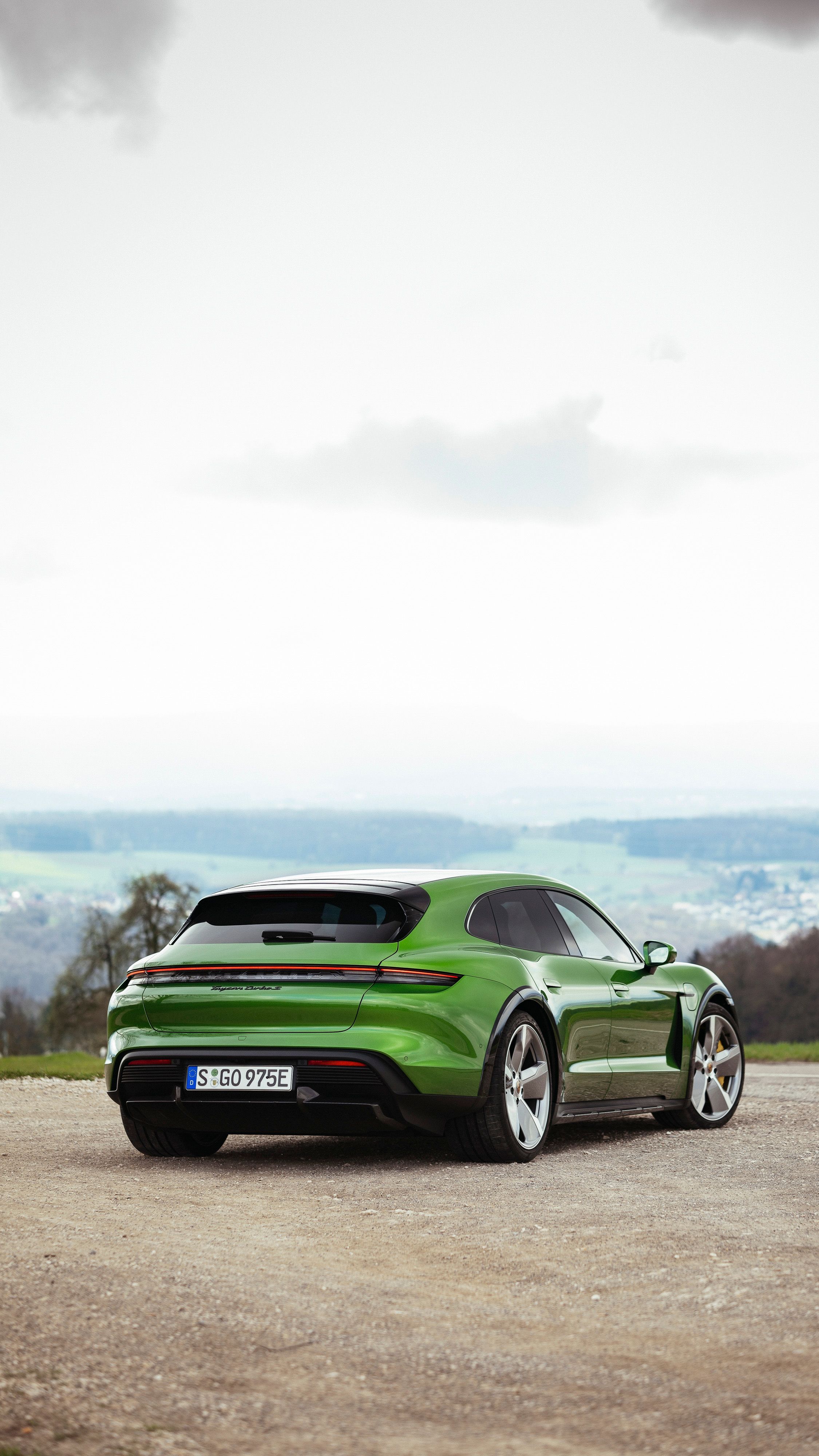 Every 2022 Porsche Taycan Explained In Detail