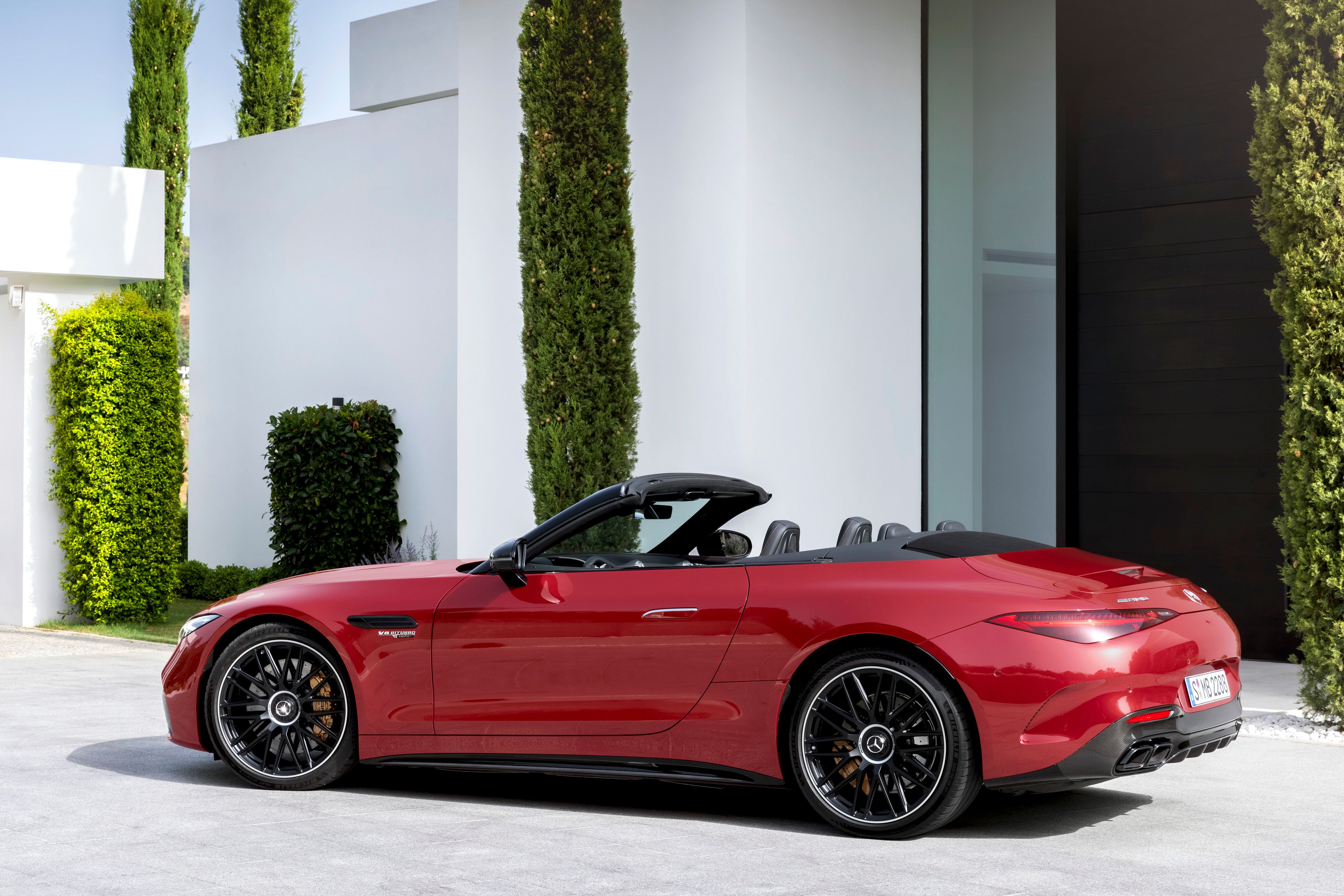 The 2023 MercedesAMG SL Debuts With AMG Styling, Sporty Interior, And